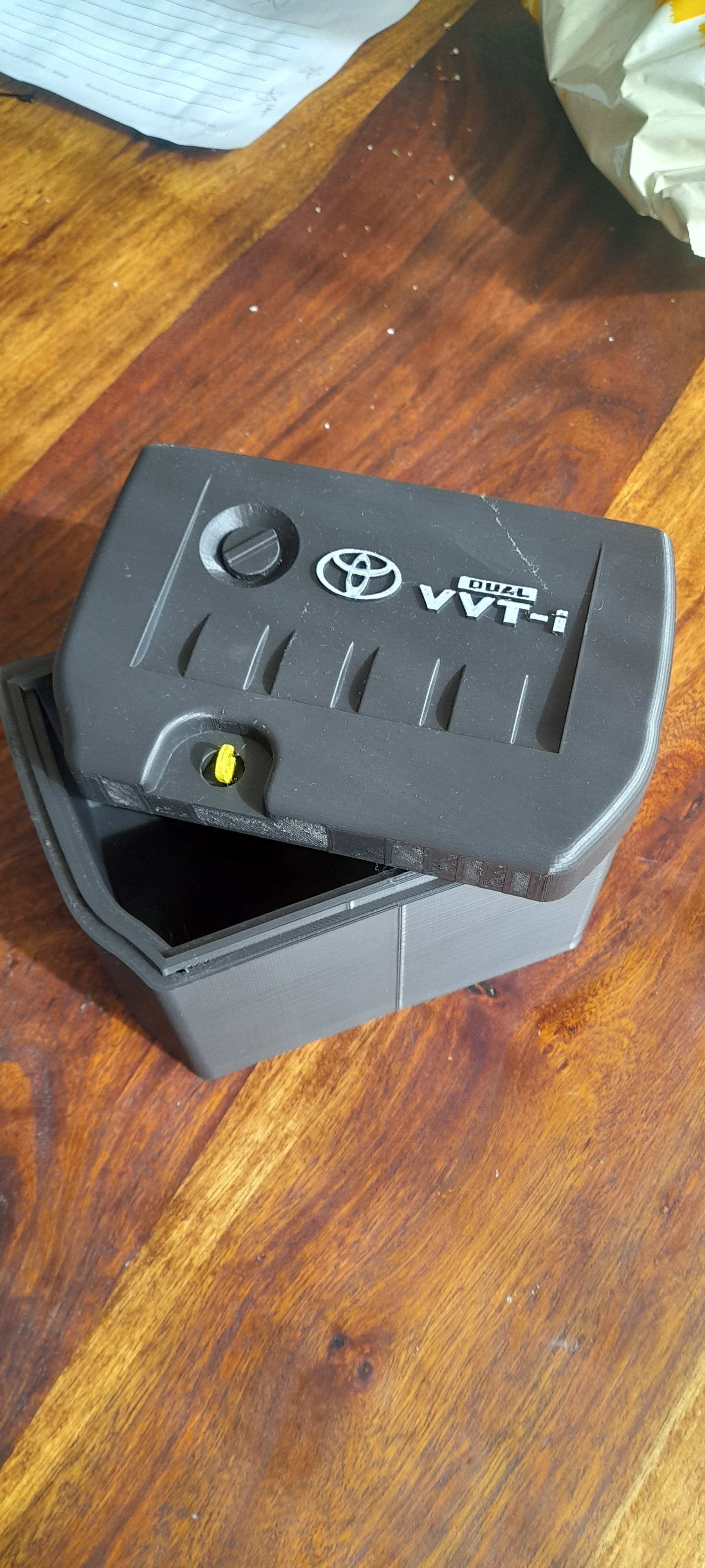 TOYOTA COROLLA VVT-I MOTOR COVER BOX
