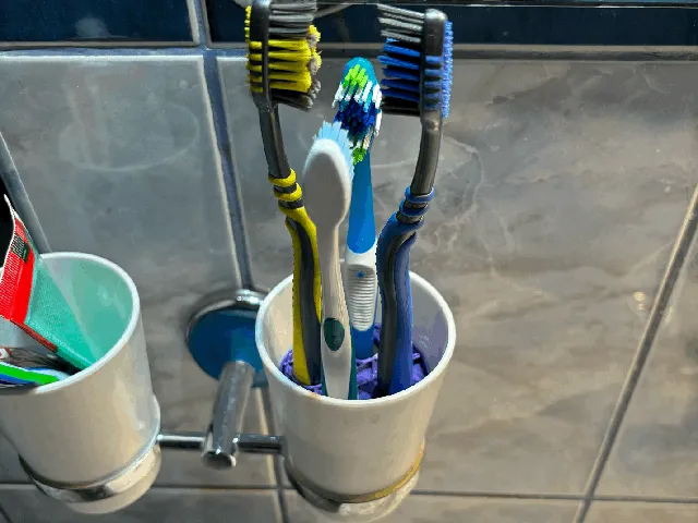 Toothbrush Separator