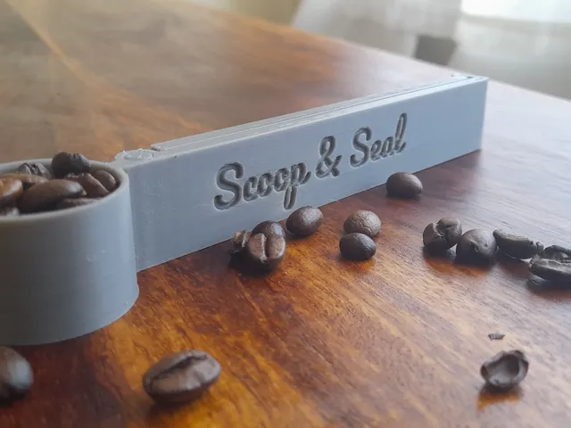 Scoop & Seal coffee bag clip and spoon