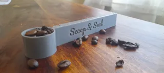 Scoop & Seal coffee bag clip and spoon