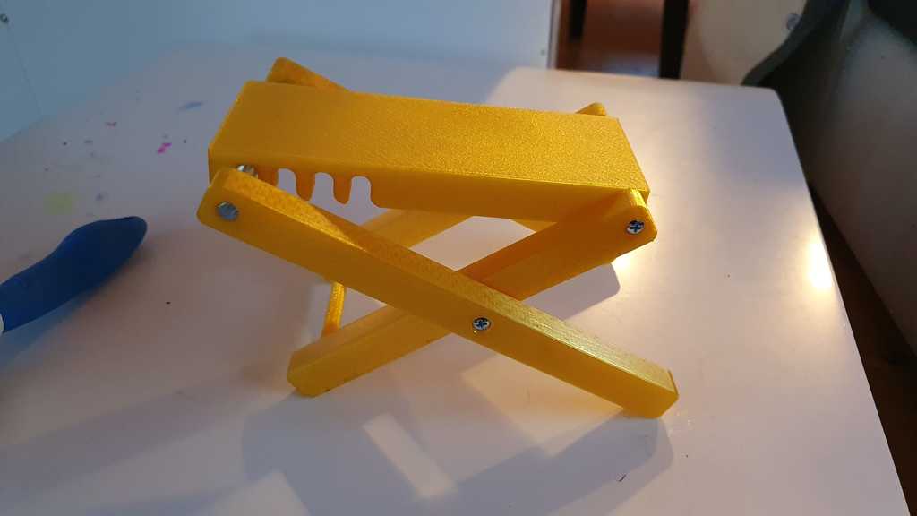 Guitar foot rest