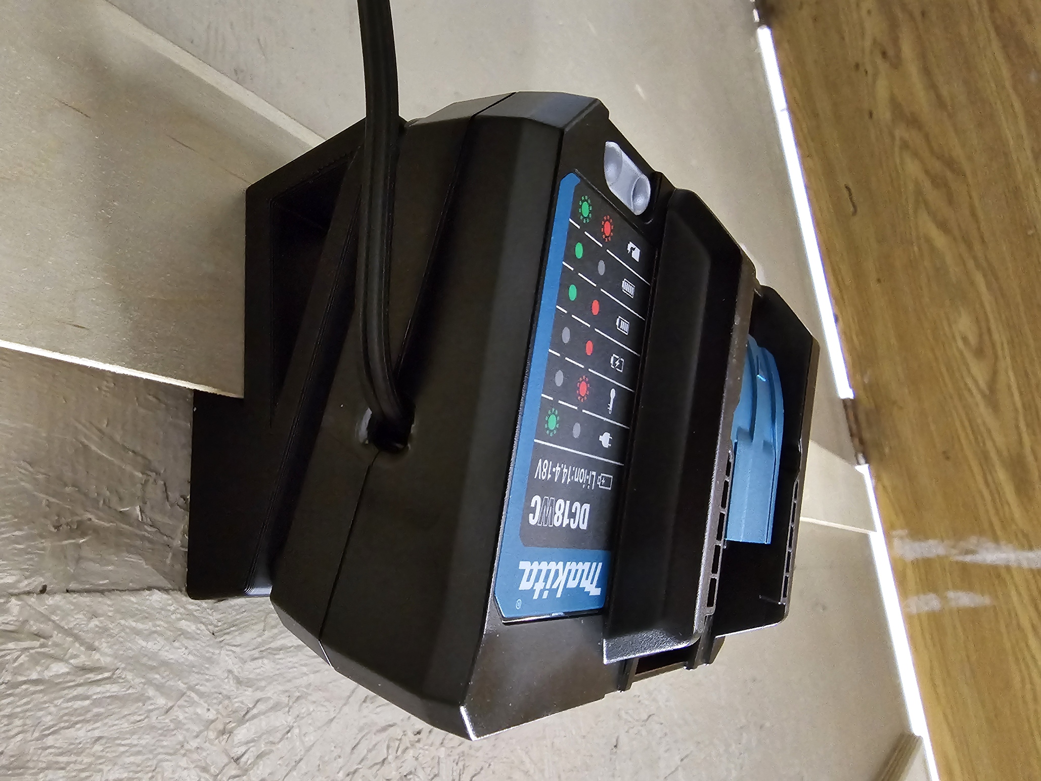 Makita DC18WC Charger French Cleat Mount