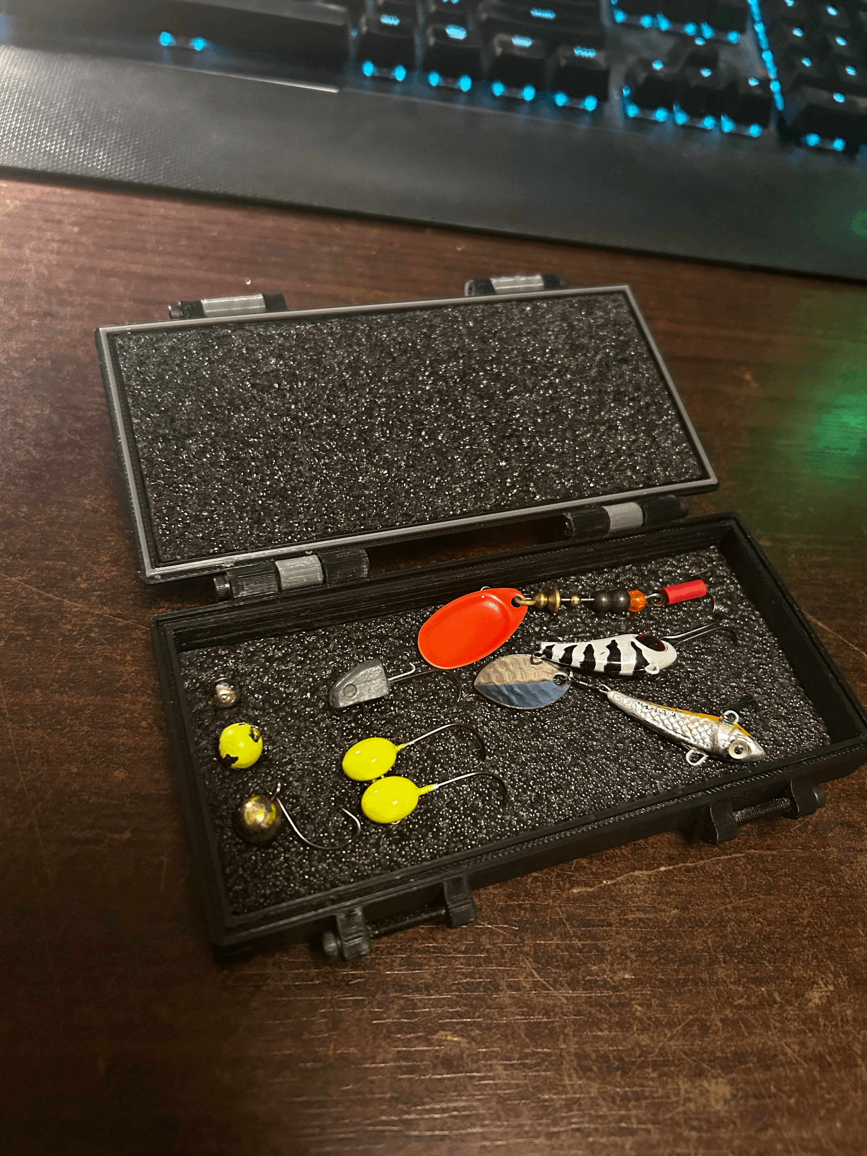Ergonomic box