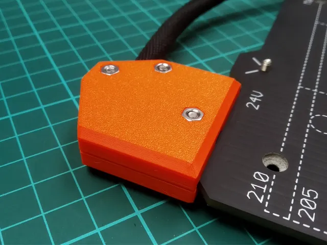 V2 of Angled heatbed cable cover (REMIX)