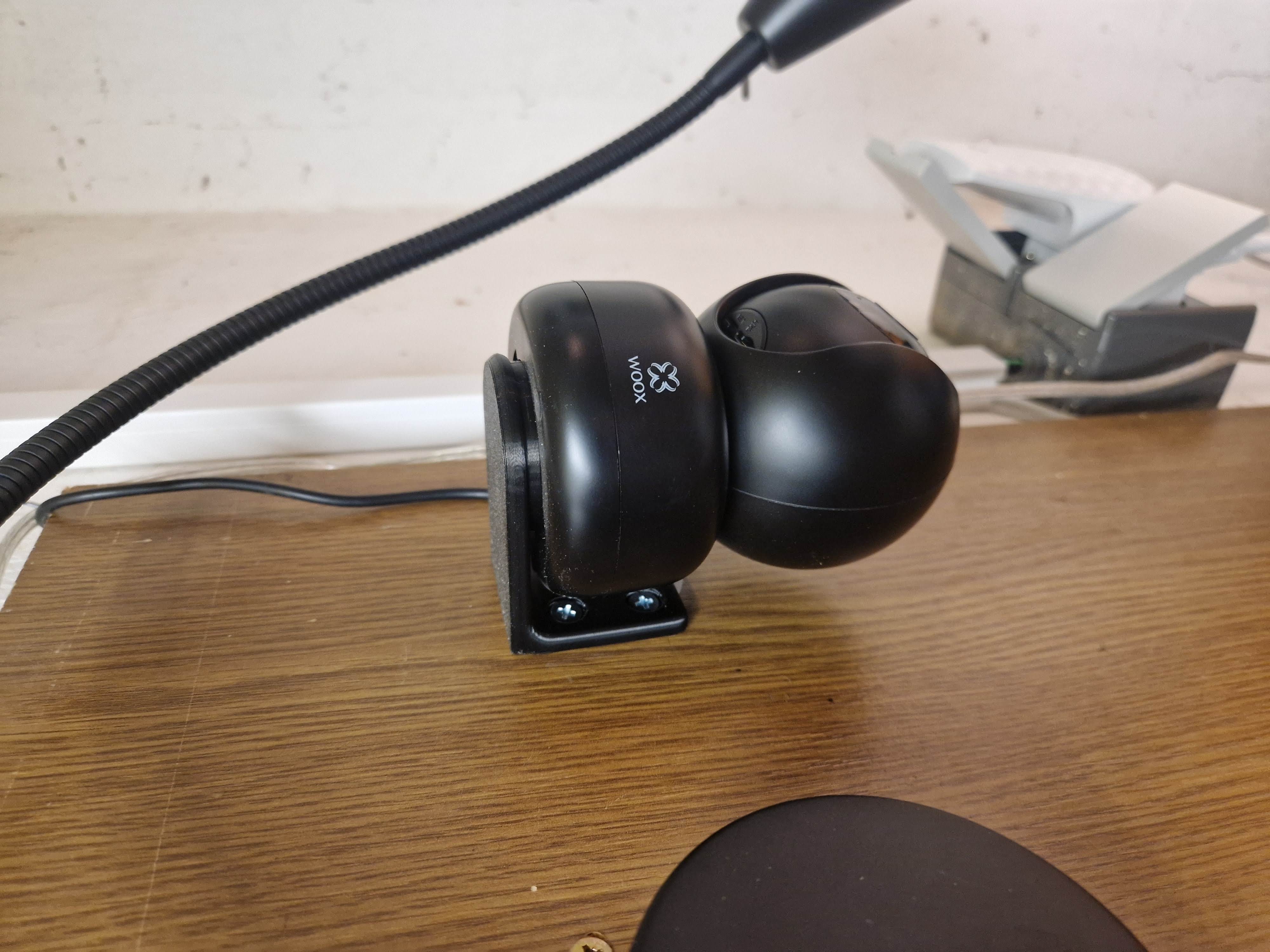 Wall mount for WOOX R4040 Camera