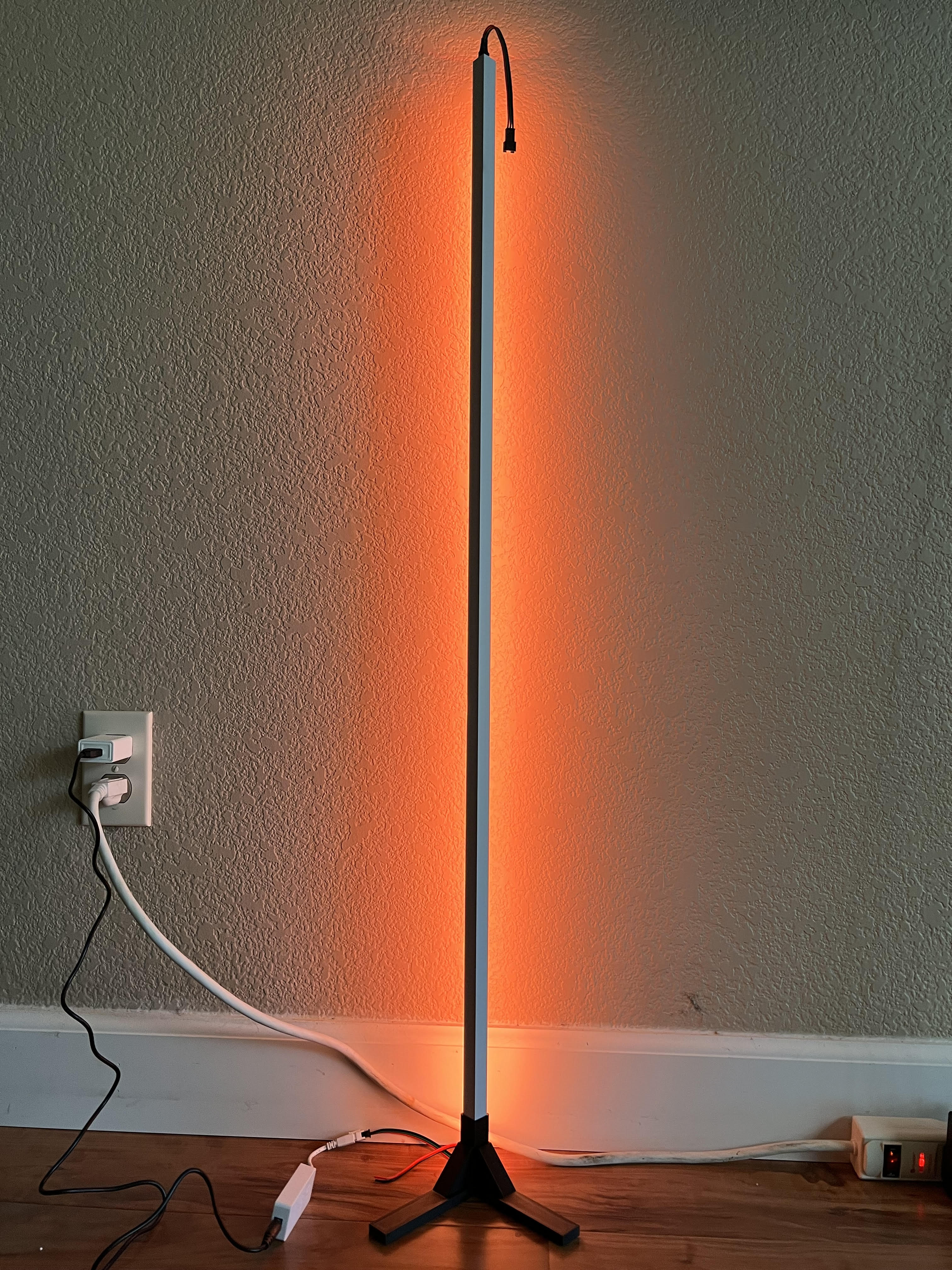 LED light stand for V shape von David R Kostenloses STLModell