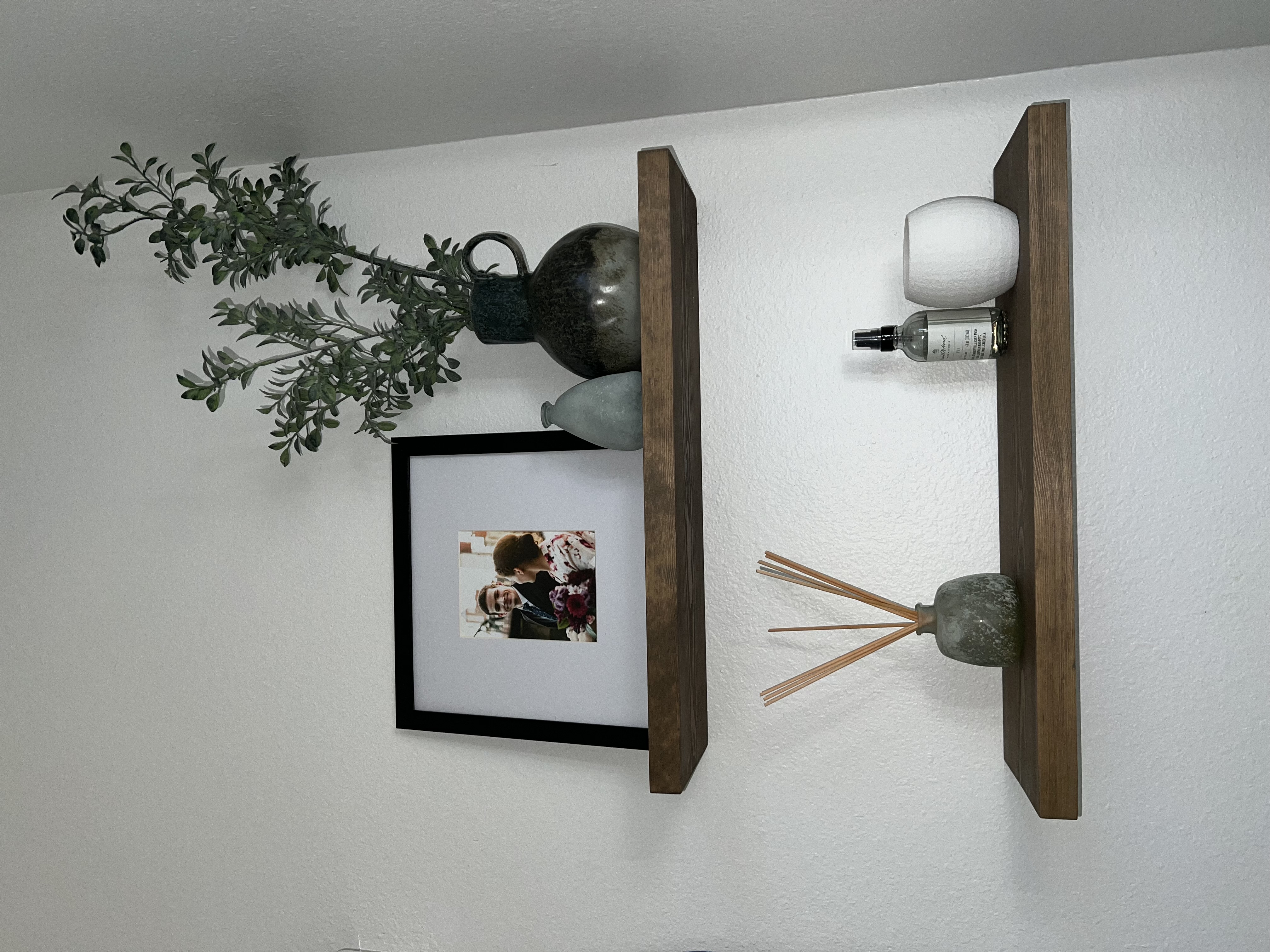 Modern round  and tall vases are available in 3 different sizes.