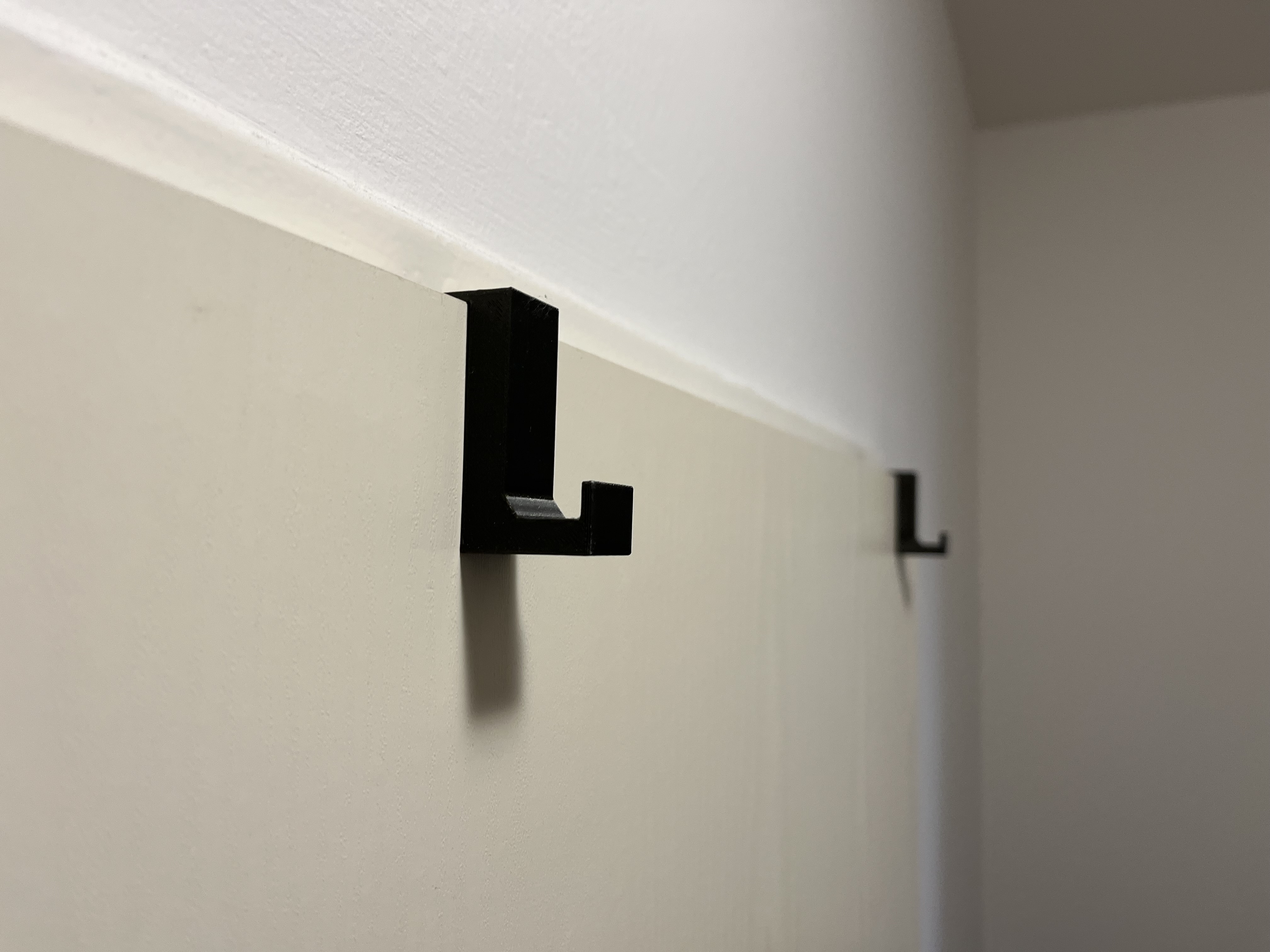 Durable door hook / odolný háček na dveře pro těžké bundy