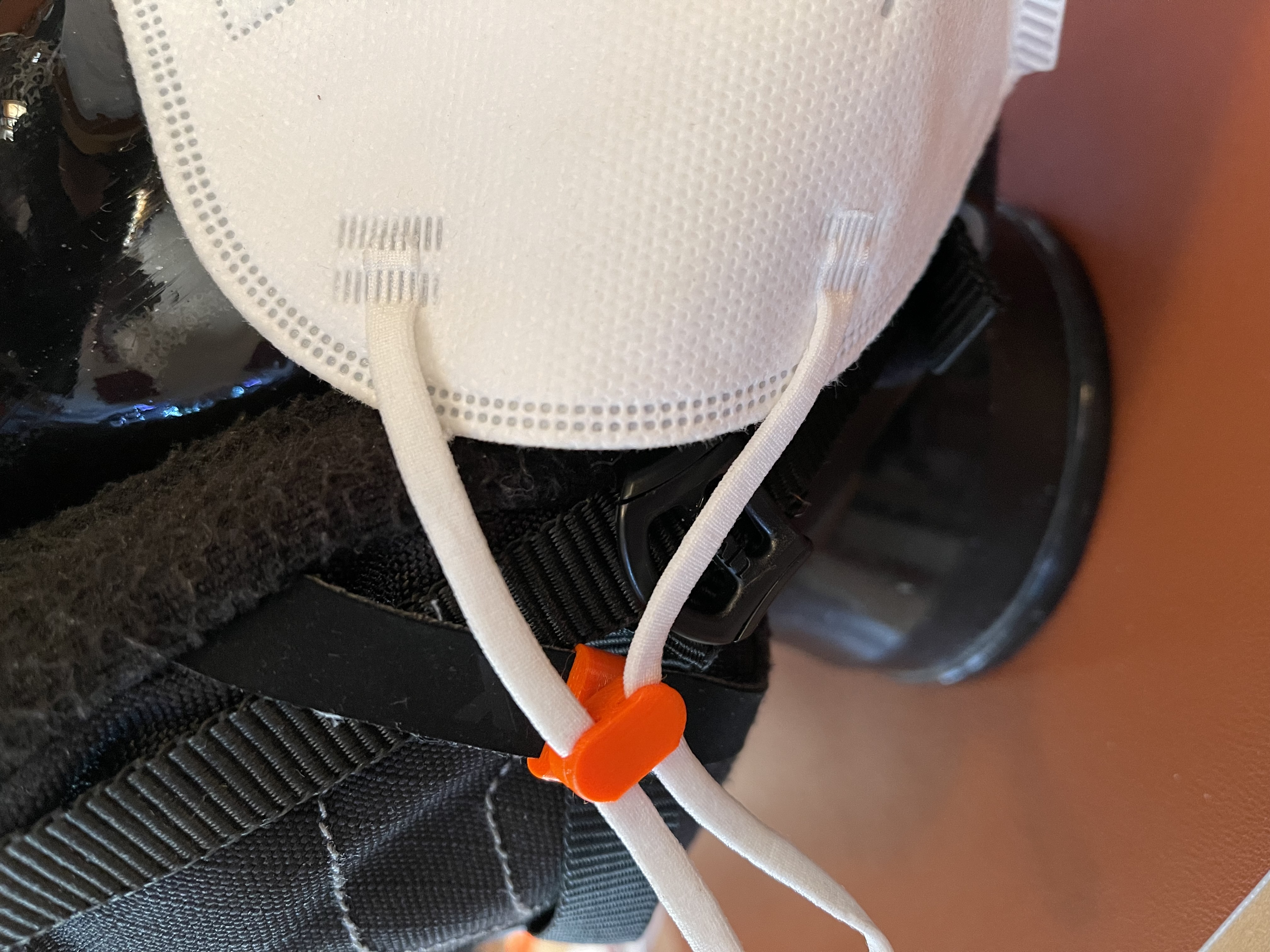 Ski-Helmet Magnet Clip