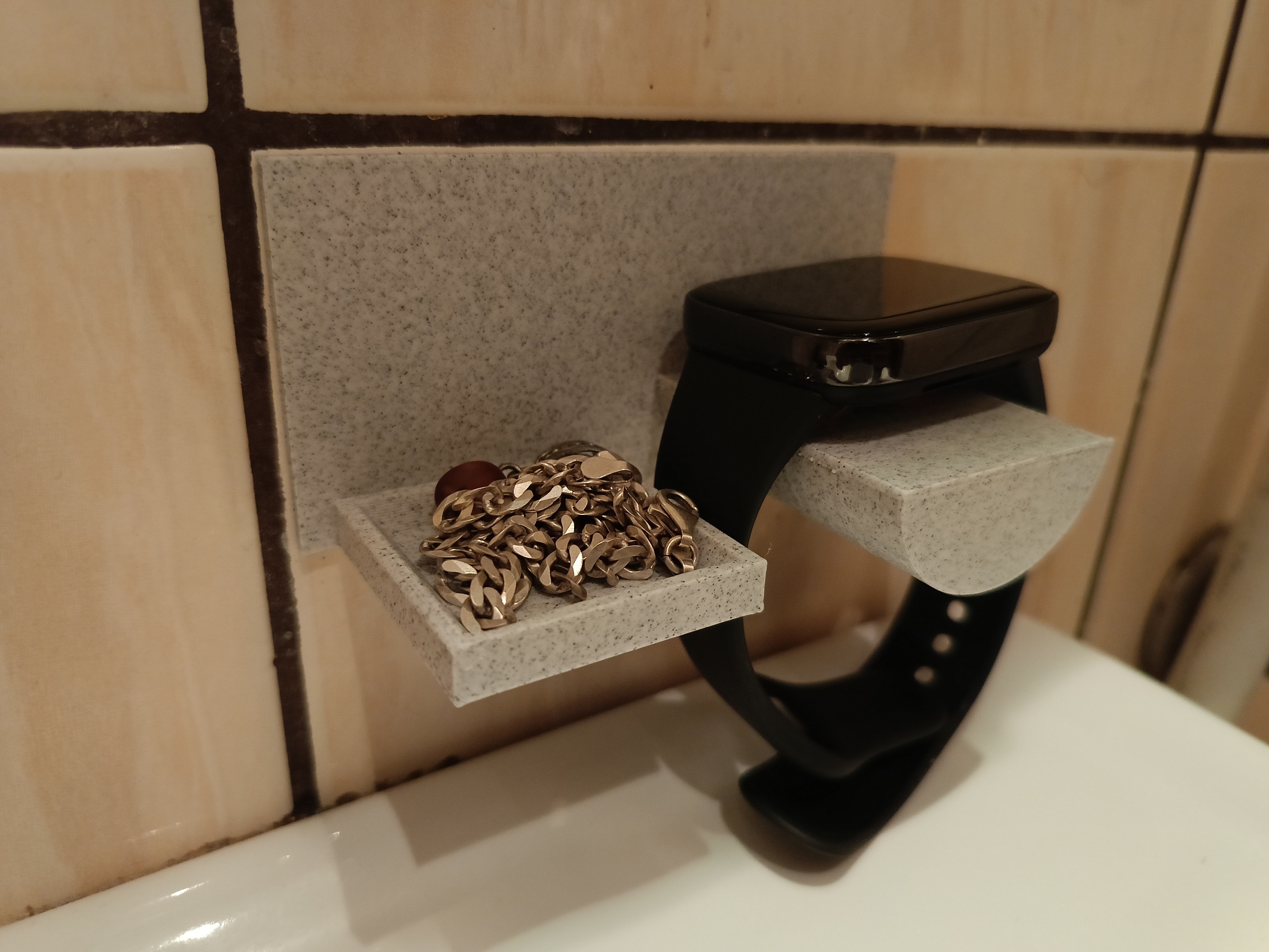 Jewelry and watch shelf