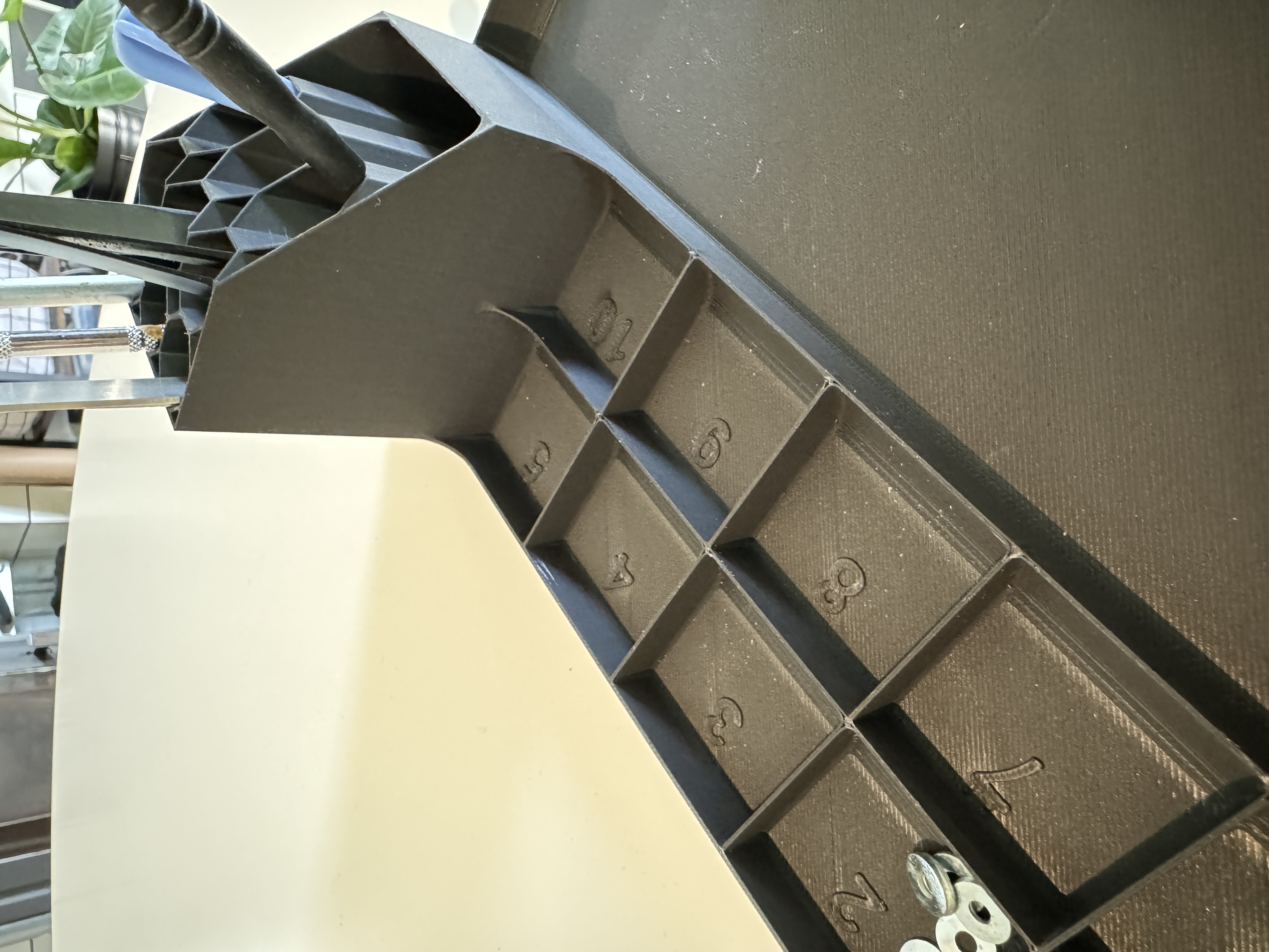 working station with sorting tray and tool holder — thumbnail 3