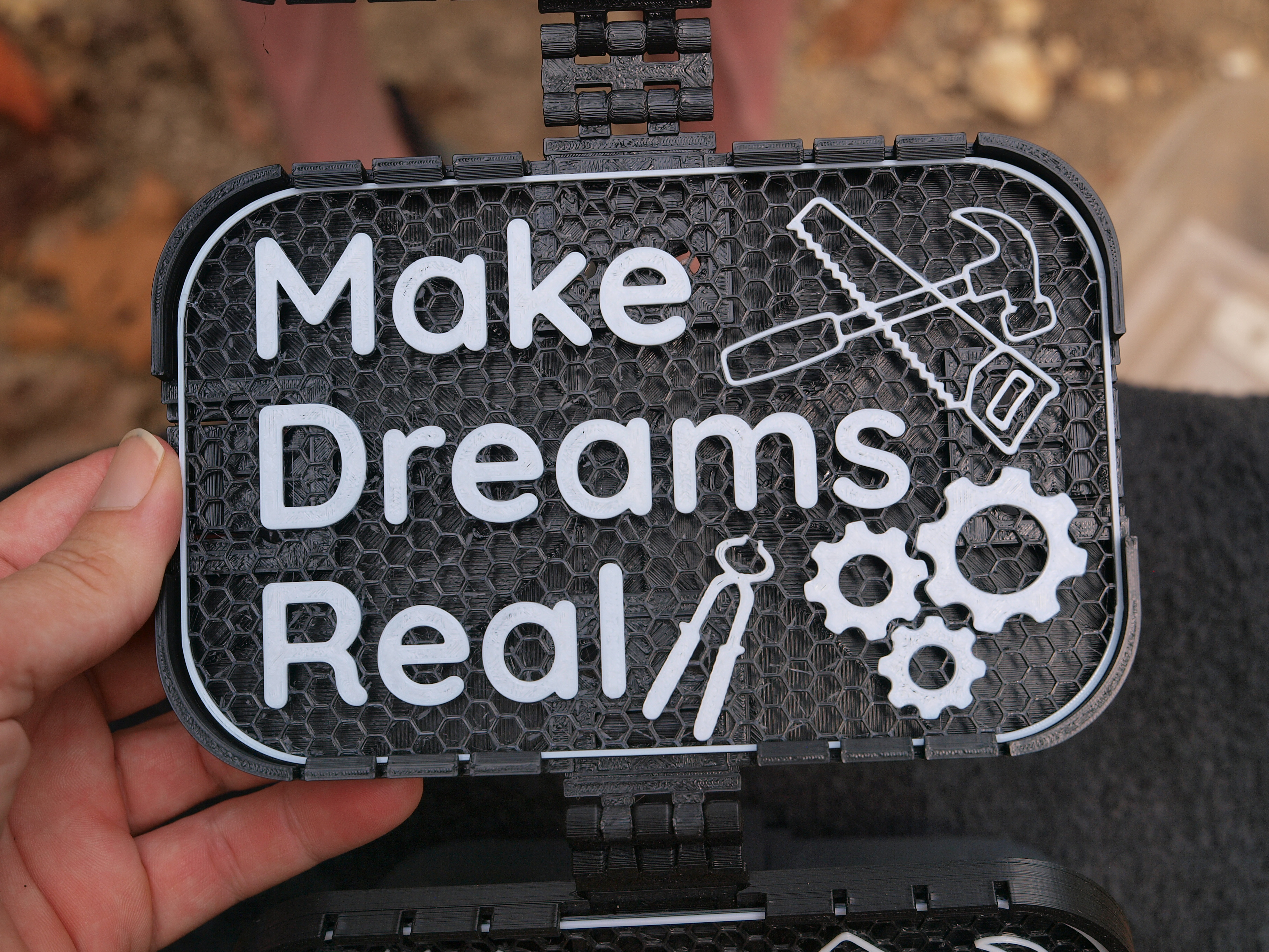 Maker signs — thumbnail 2