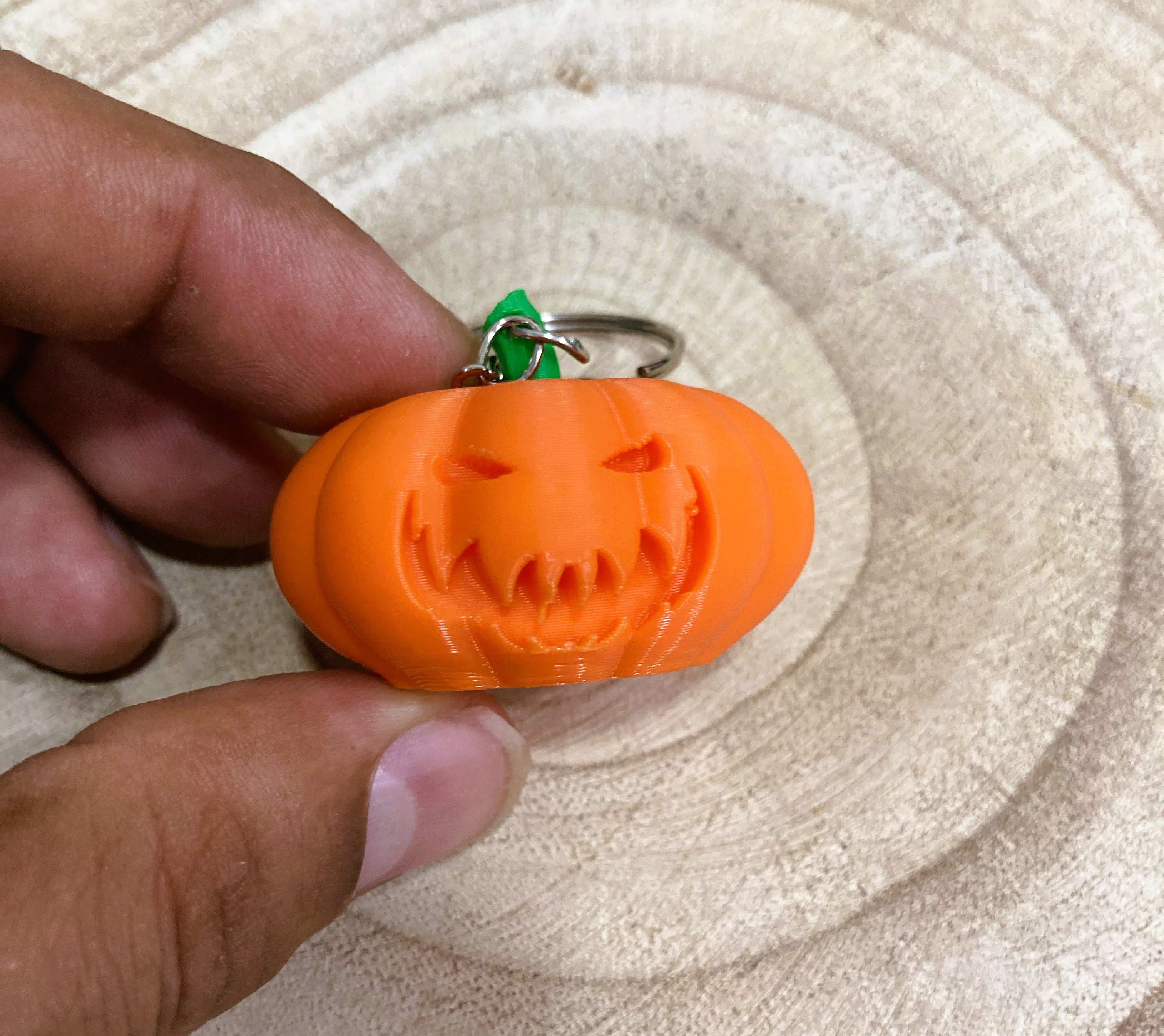 Pumpkin keychain / Llavero calabaza
