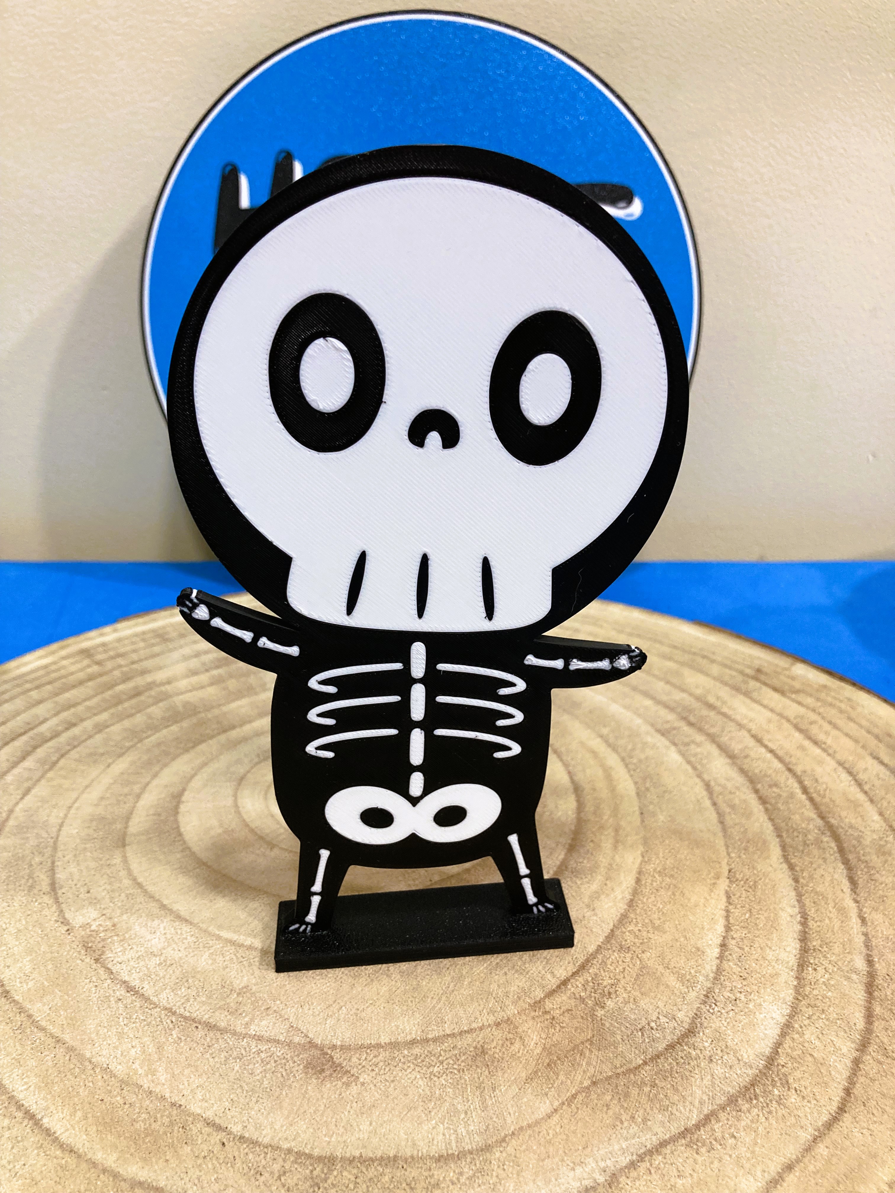 Cute Skeleton / Esqueleto juguetón