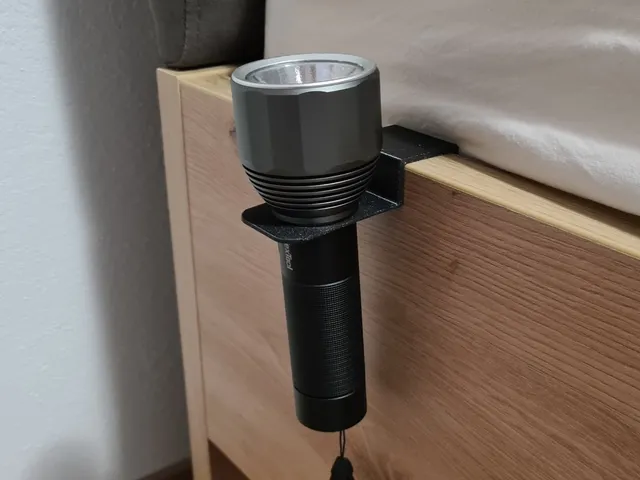 Parametric Flashlight Holder