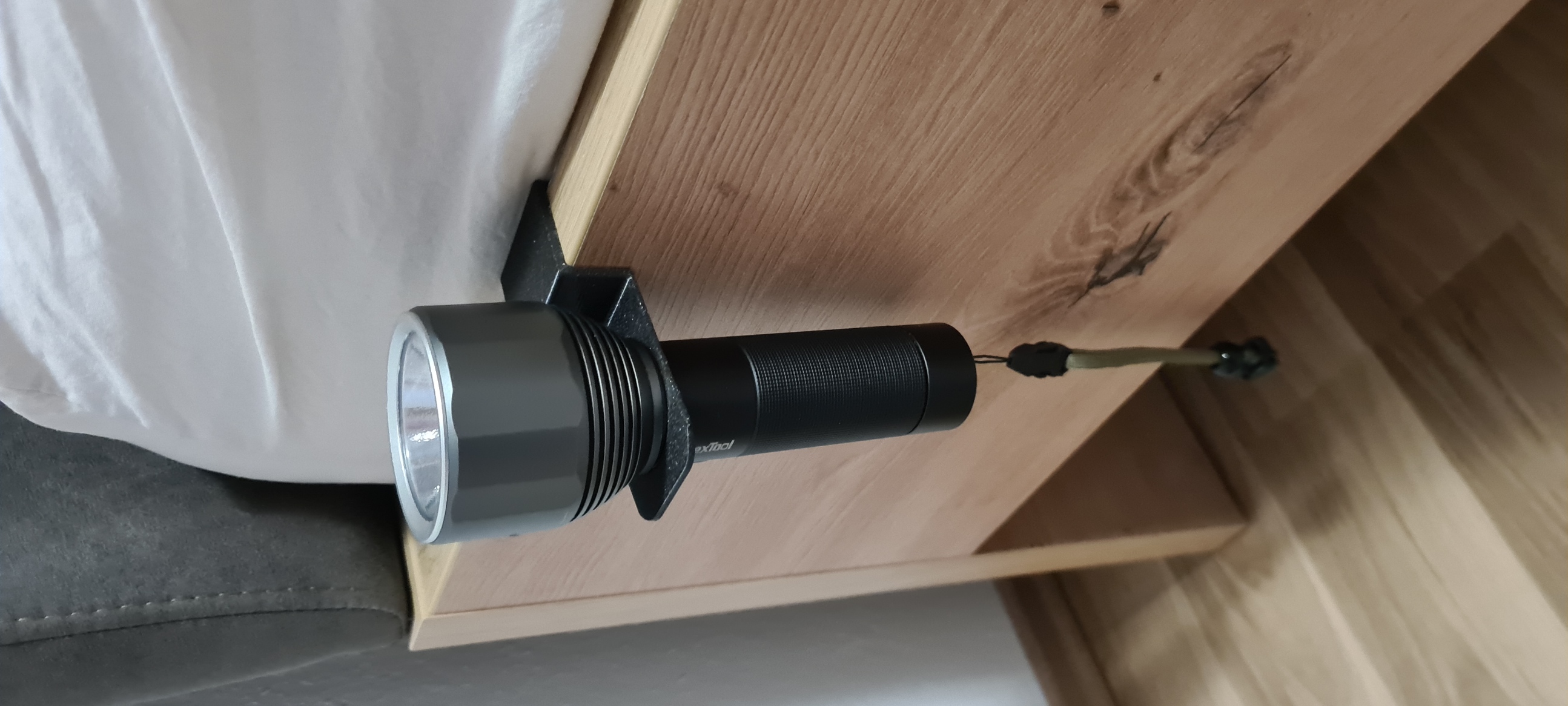 Parametric Flashlight Holder — thumbnail 3