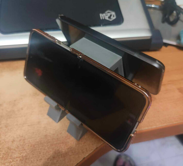 Two Smartphone stand — miniatura 7