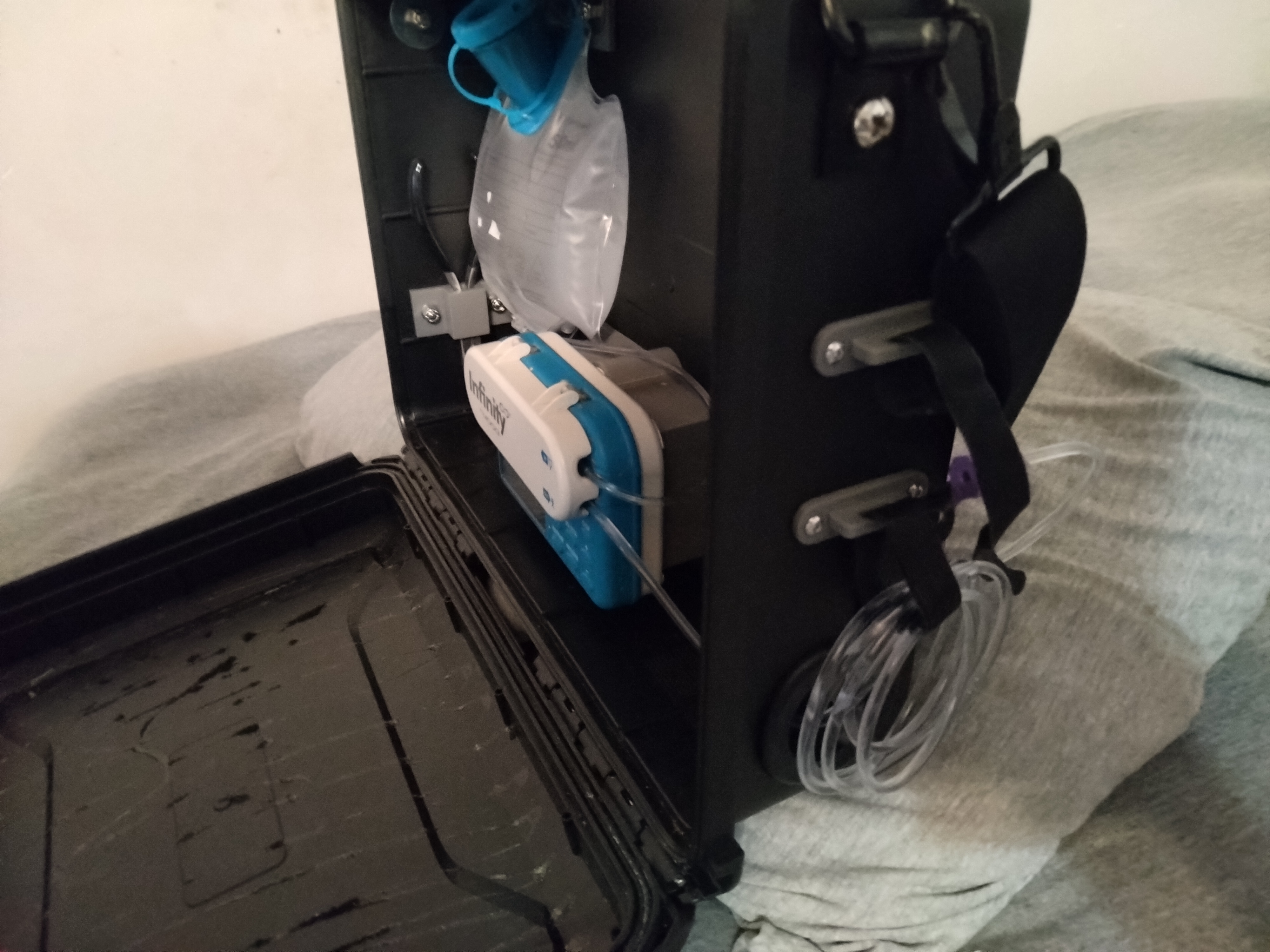 case for moog infinity feeding pump