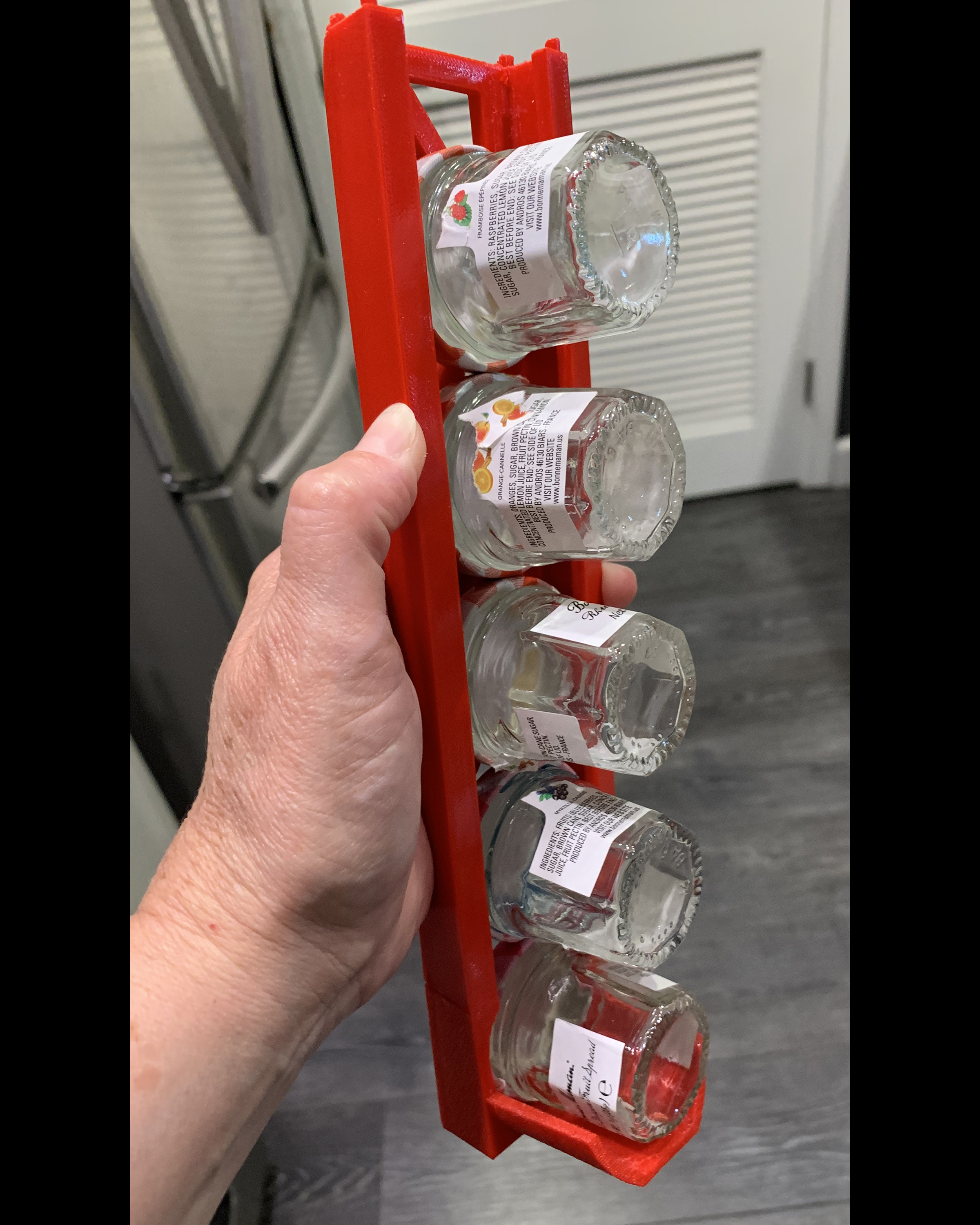 Mini Bonne Maman Jar Dispensing Chute