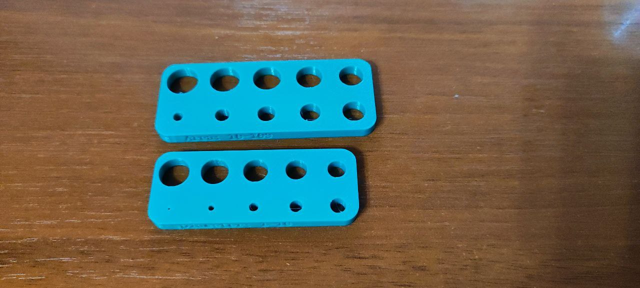 Vertical hole shrinking compensation test model (SuperSlicer)