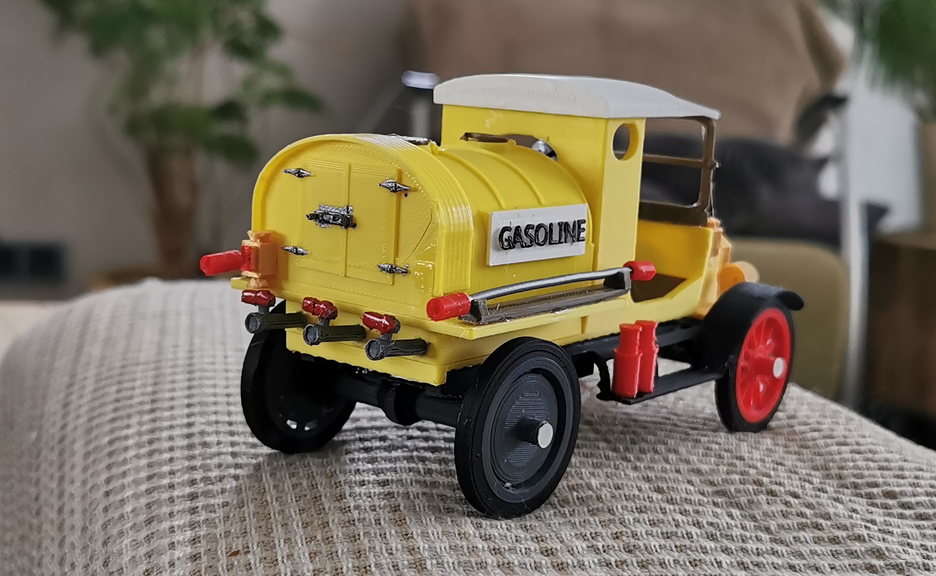 Ford-Model T Oiltruck 1927 Designer Ed van der Heijden — thumbnail 2