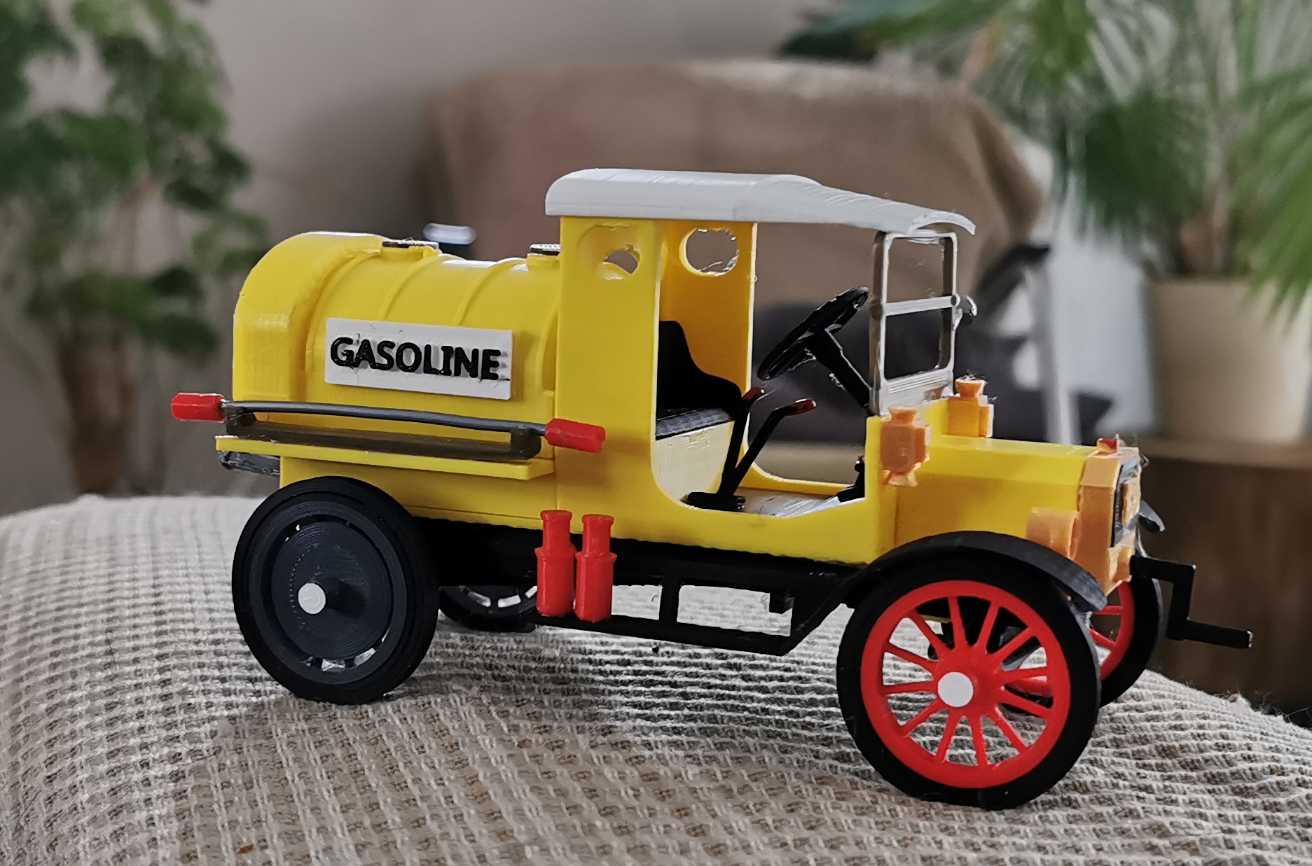 Ford-Model T Oiltruck 1927 Designer Ed van der Heijden — thumbnail 4