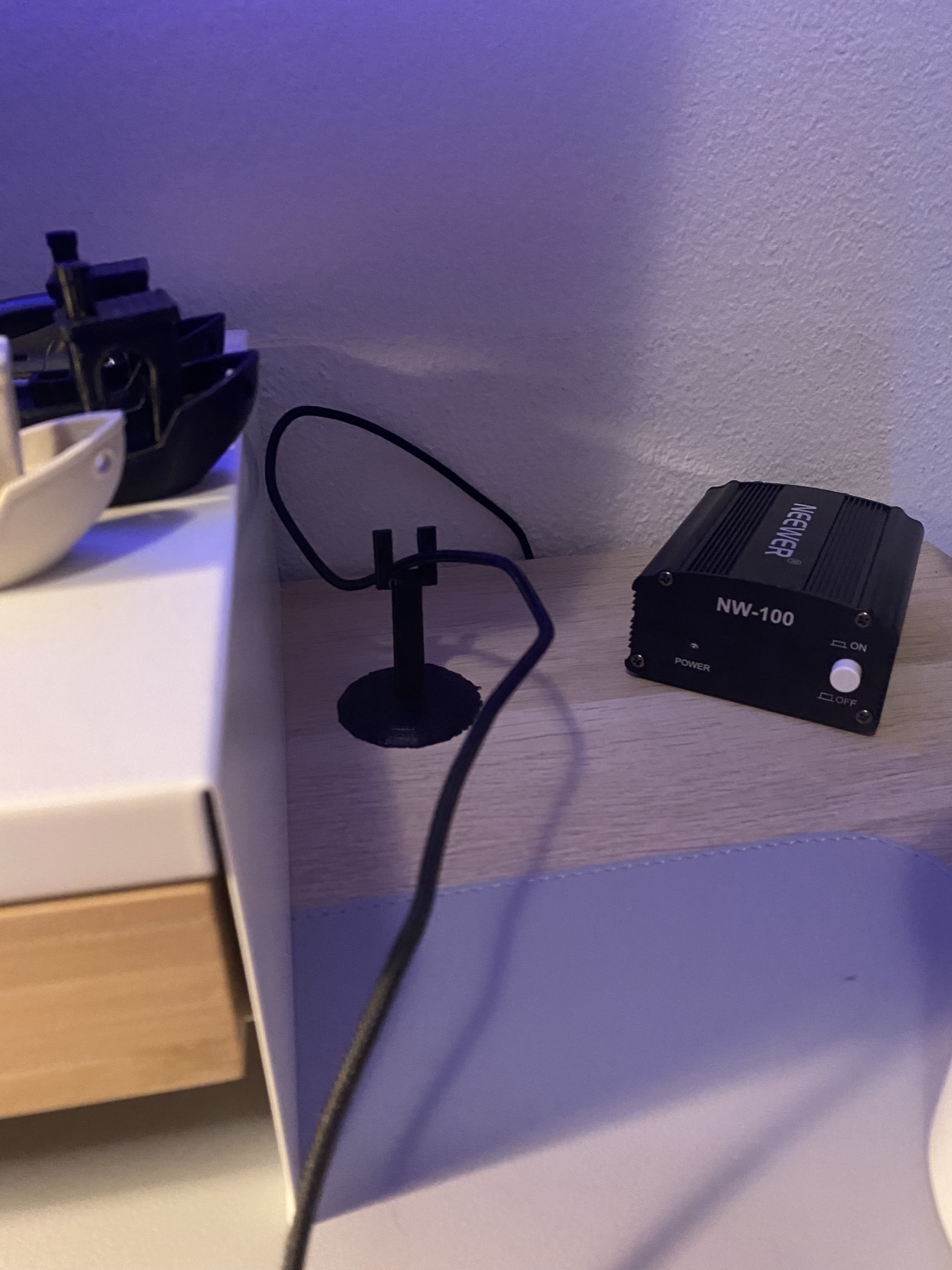 Miniatura 3 do modelo 3D Mouse cable holder
