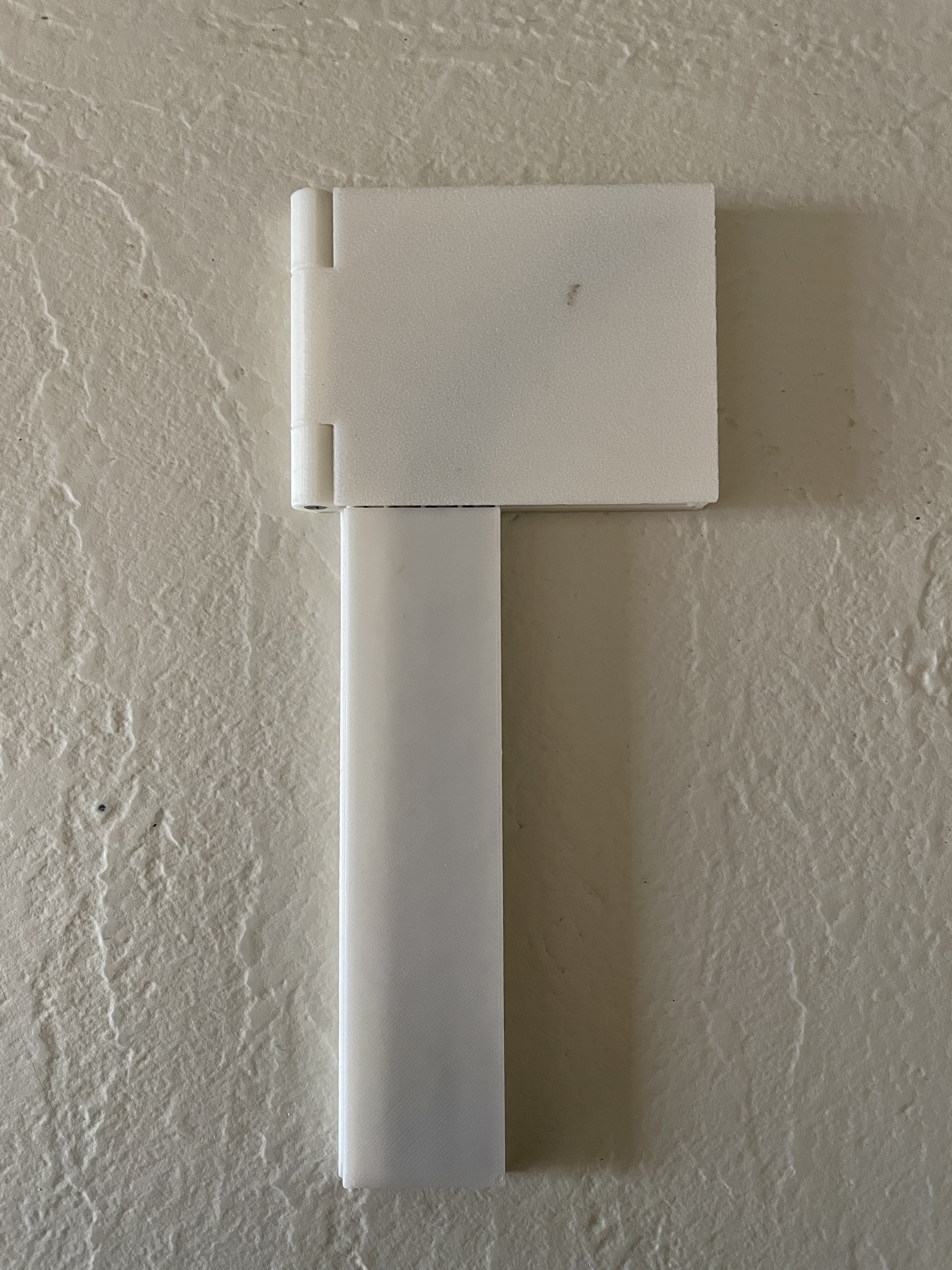 Re-usable straw holder/protector