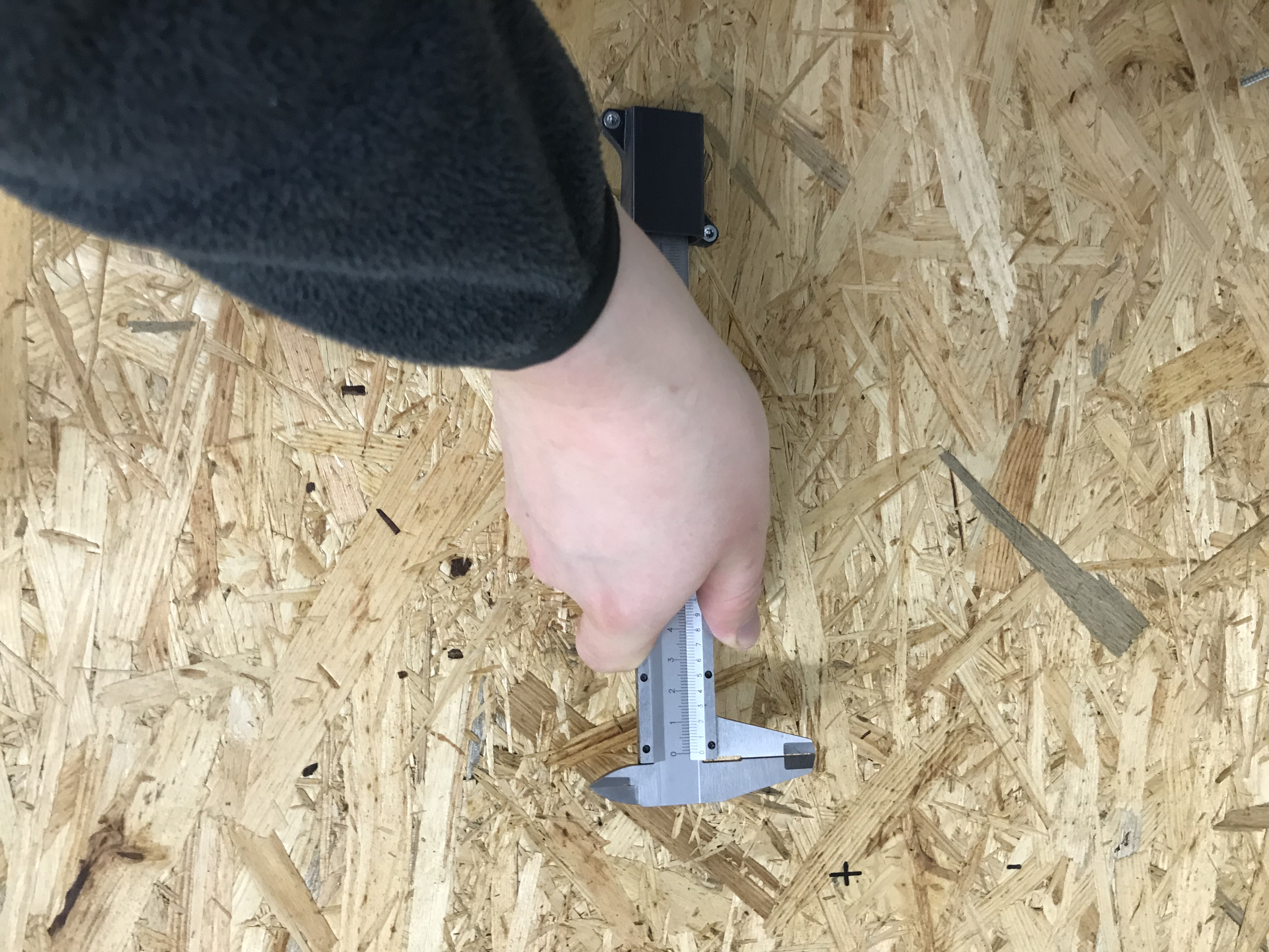 Tilted Caliper Holder — miniatura 2
