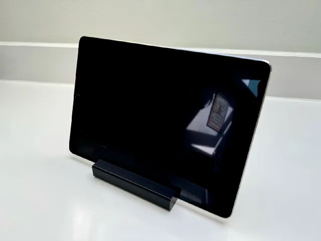 Reversable Tablet / Phone Stand