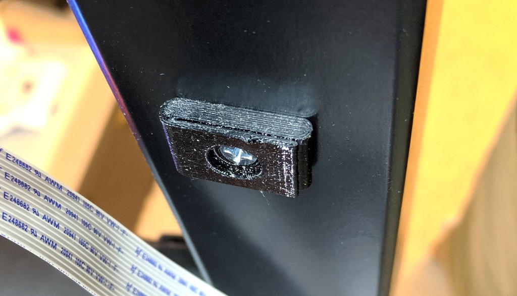 Miniatura 4 do modelo 3D OpenSCAD Customizable Ribbon Cable Clip