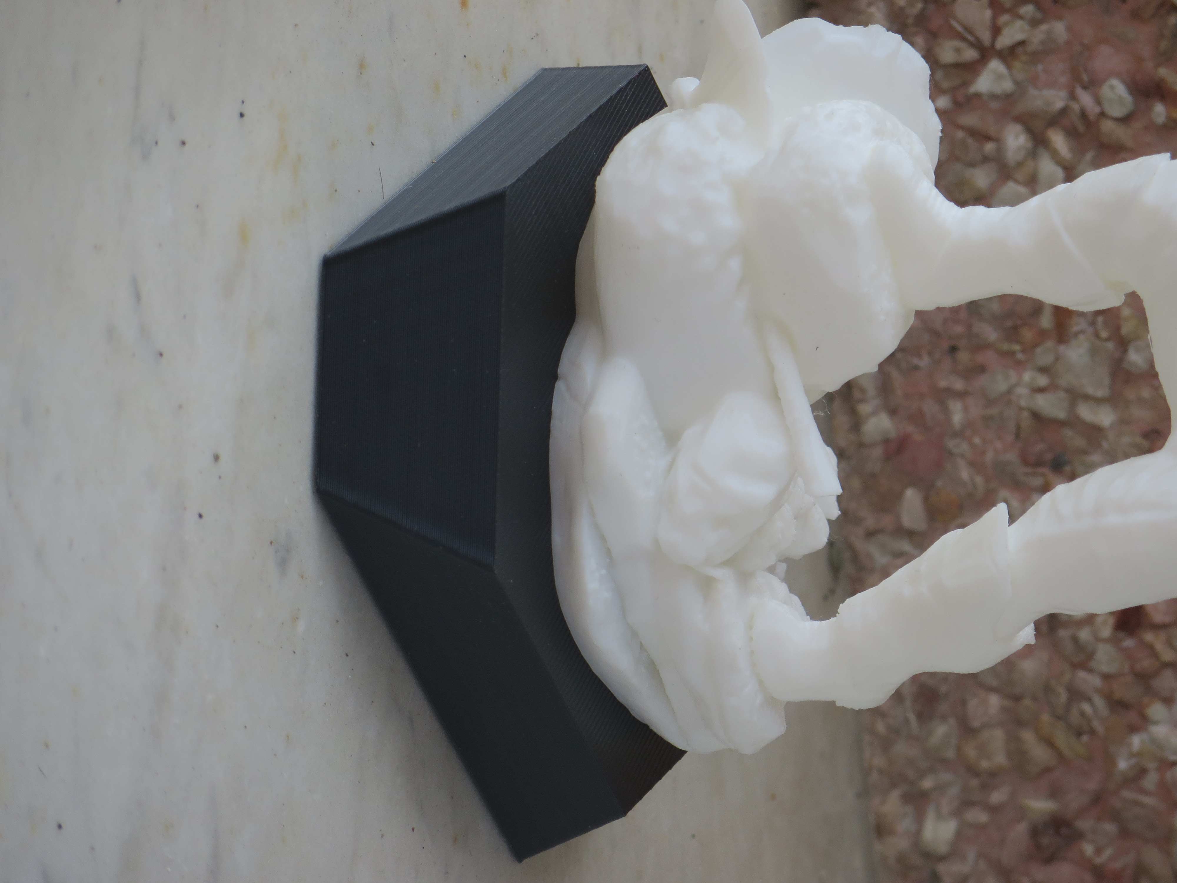 Simple base for models and statues — thumbnail 2
