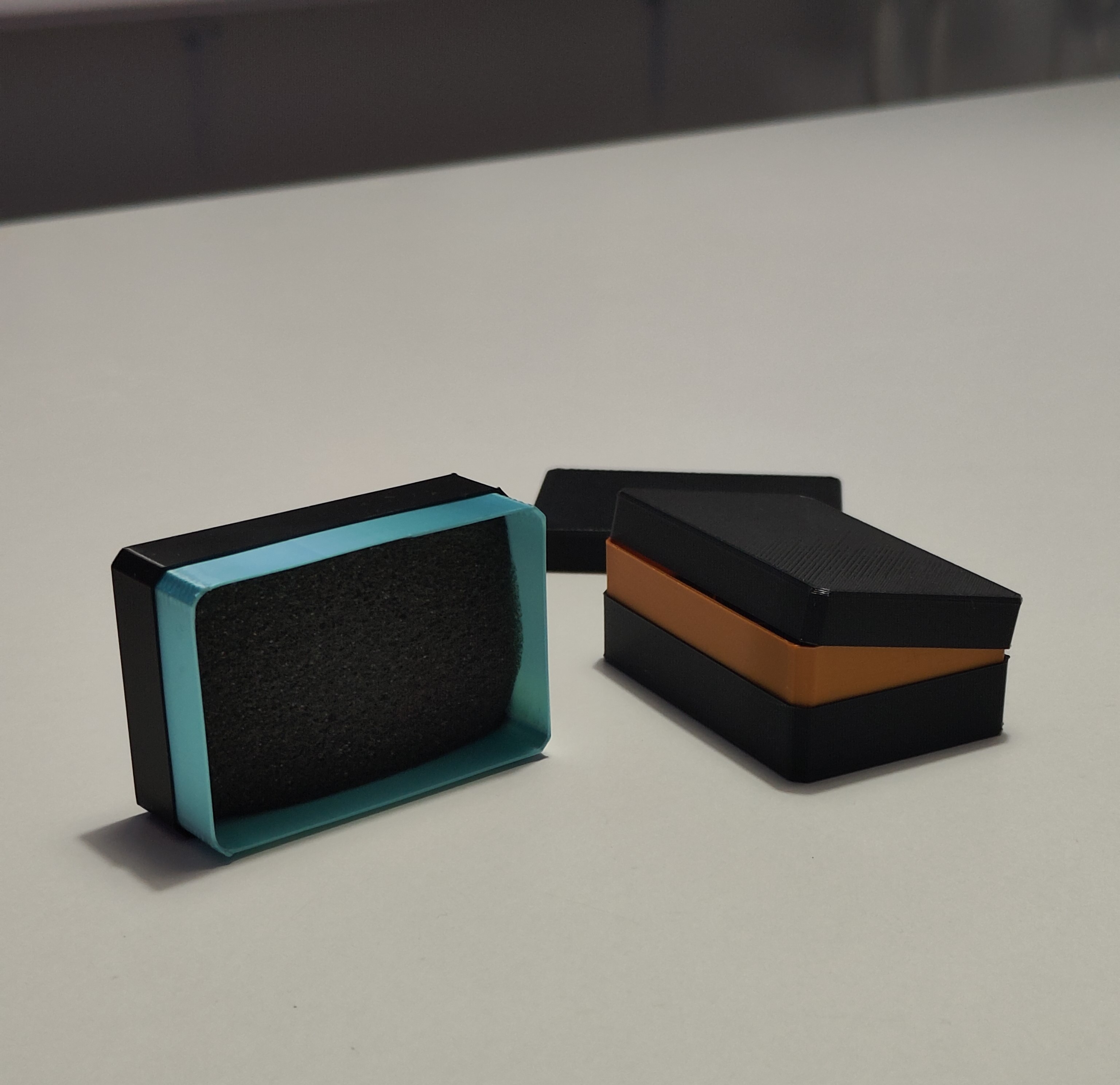 Minimalistic gift box — thumbnail 2