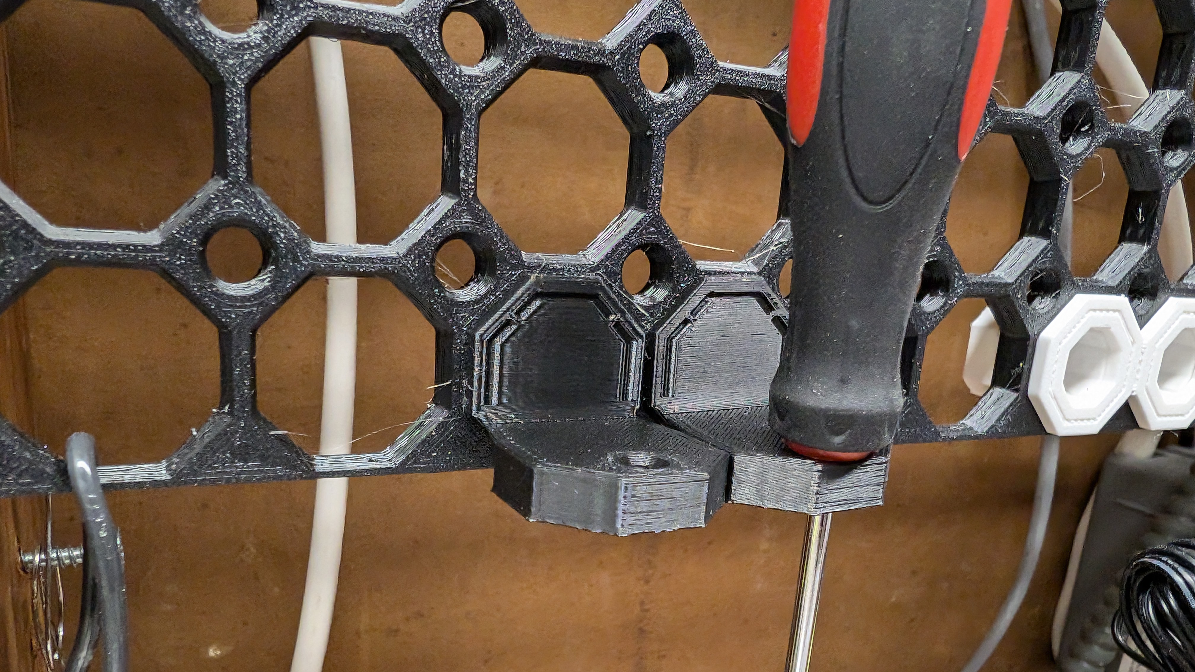 Multiboard Multipurpose Holder - 3-20mm Hole