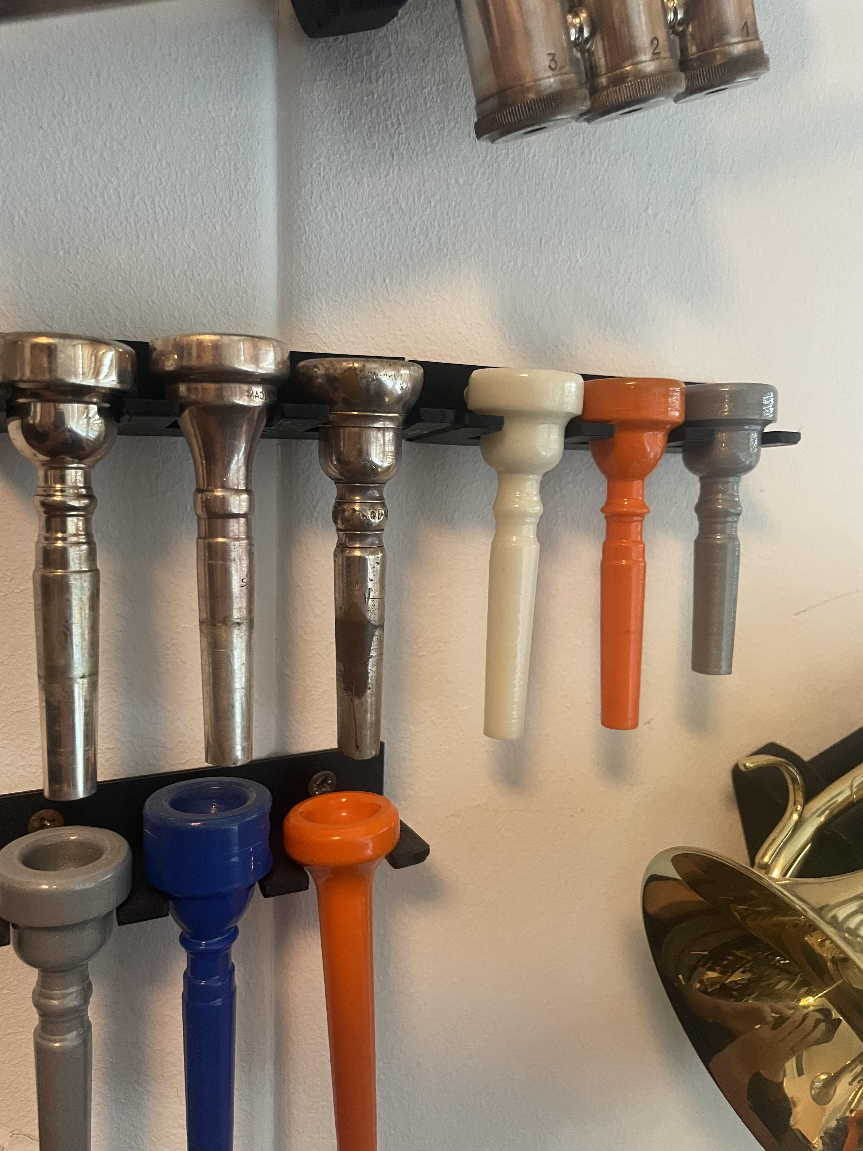 mouthpiece holder