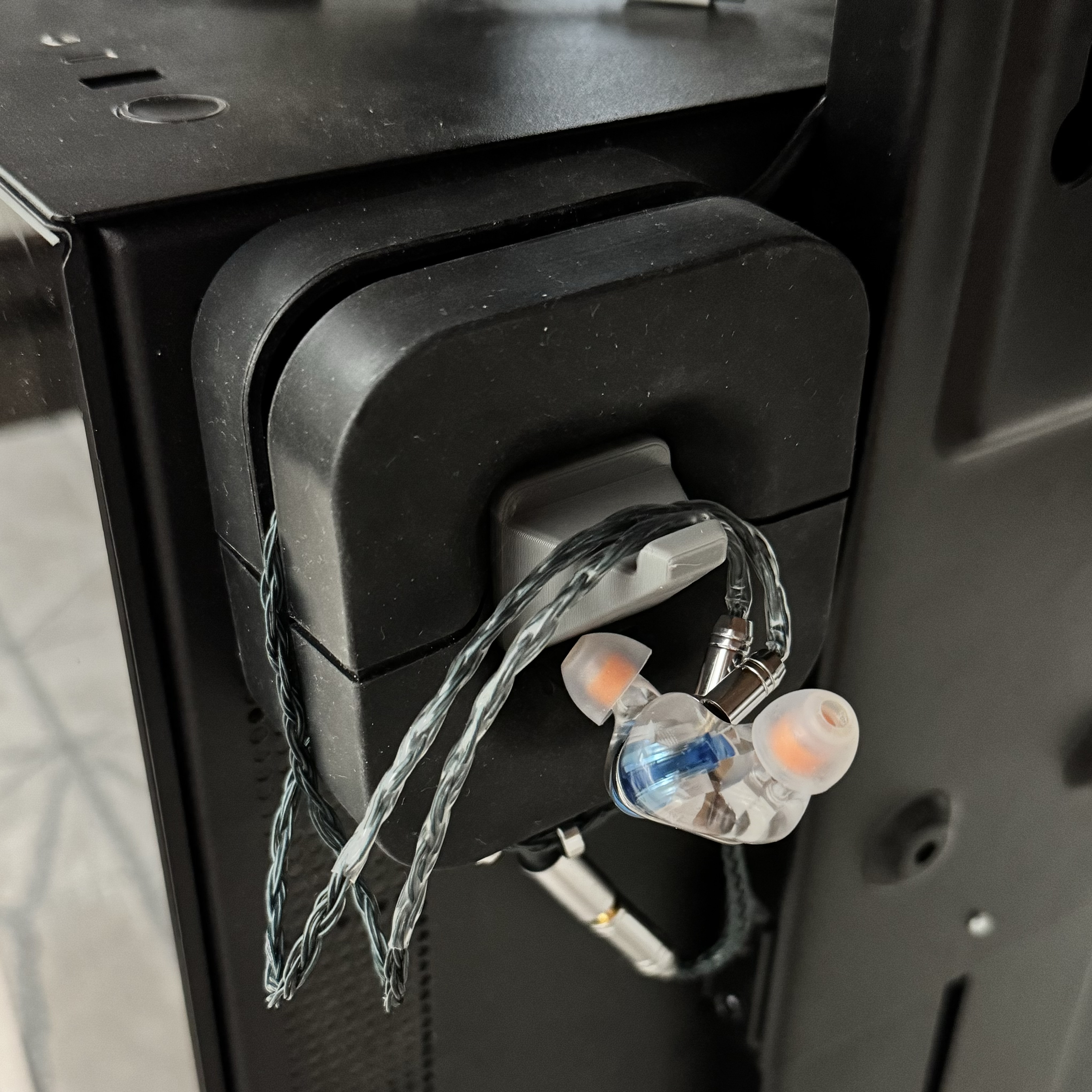 NZXT Puck Hook