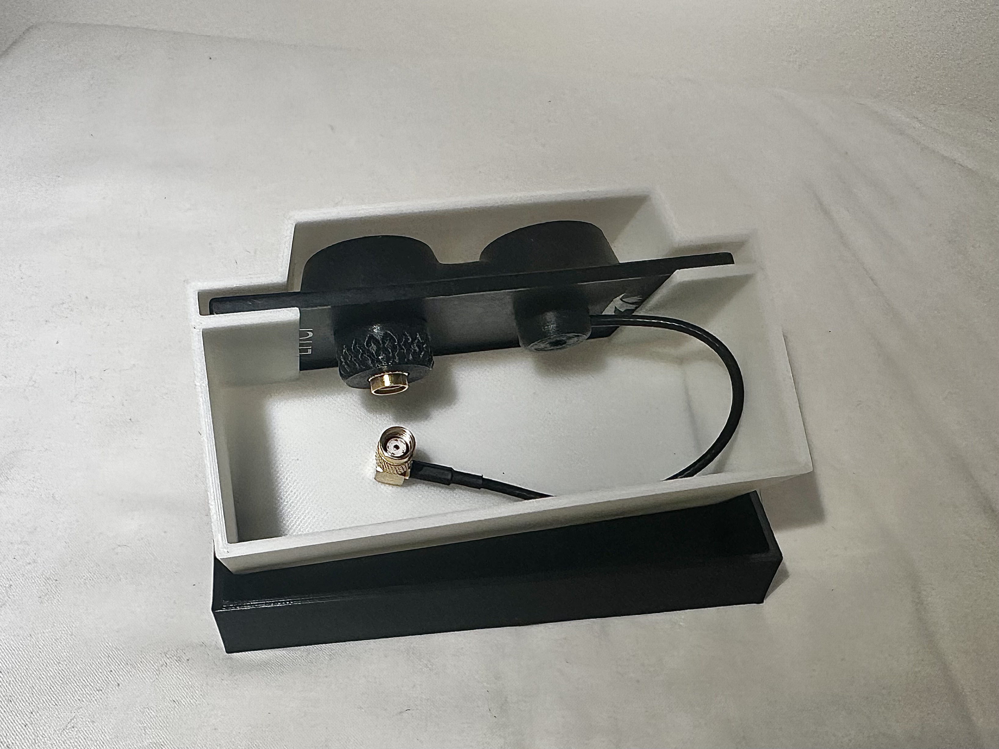 boite de rangement antennes — miniatura 2
