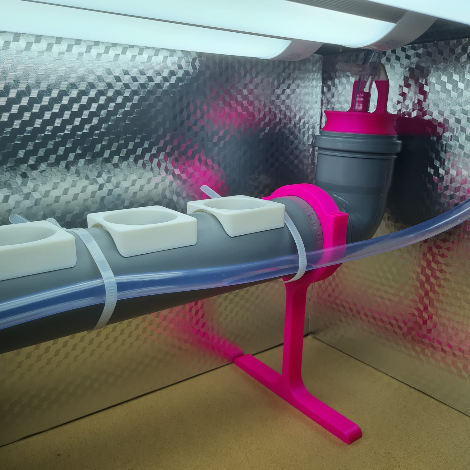 Seedling Station for DN75 (75mm) HT Pipes - Setzlingsstation für DN75 (75mm) HT Rohre