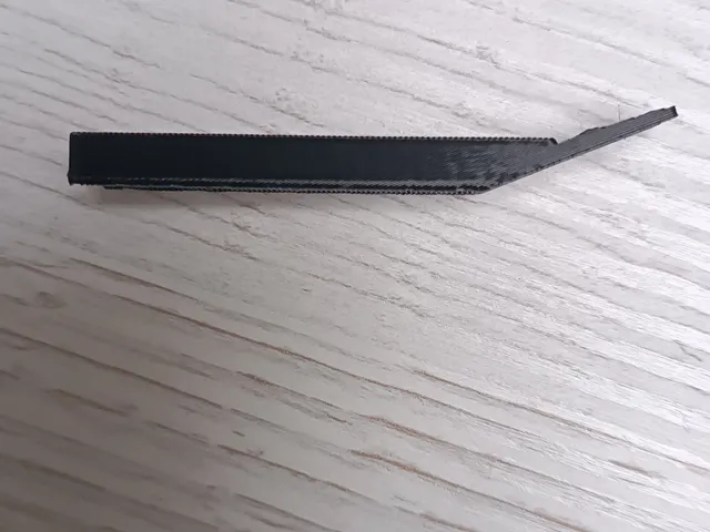 String pin remover