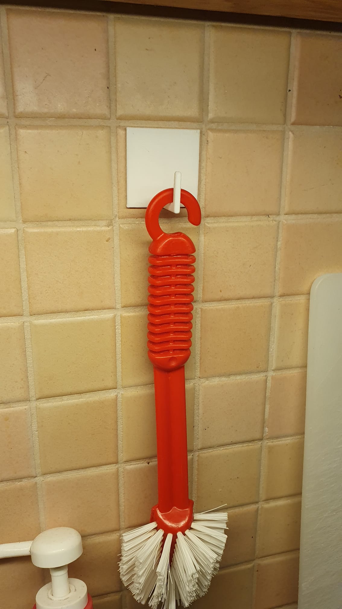 dish brush holder/ držák pro smeták na nádobí