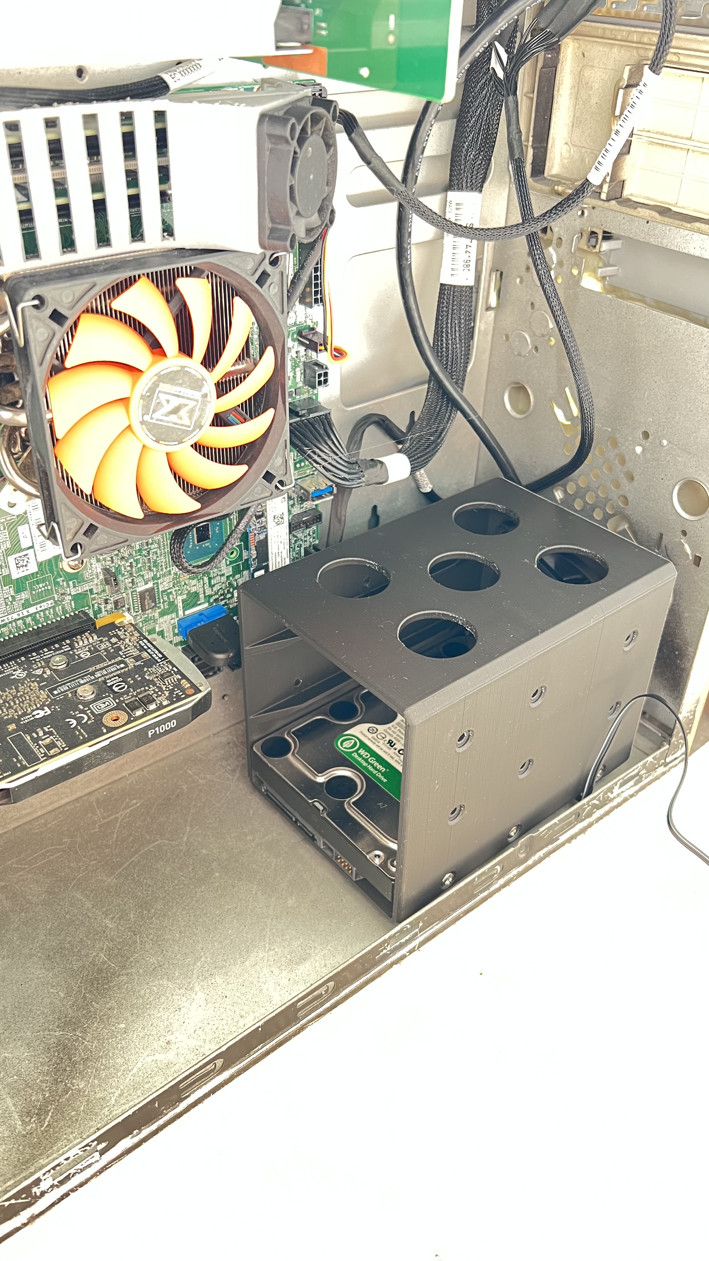3.5 hdd case with 80x25 fan