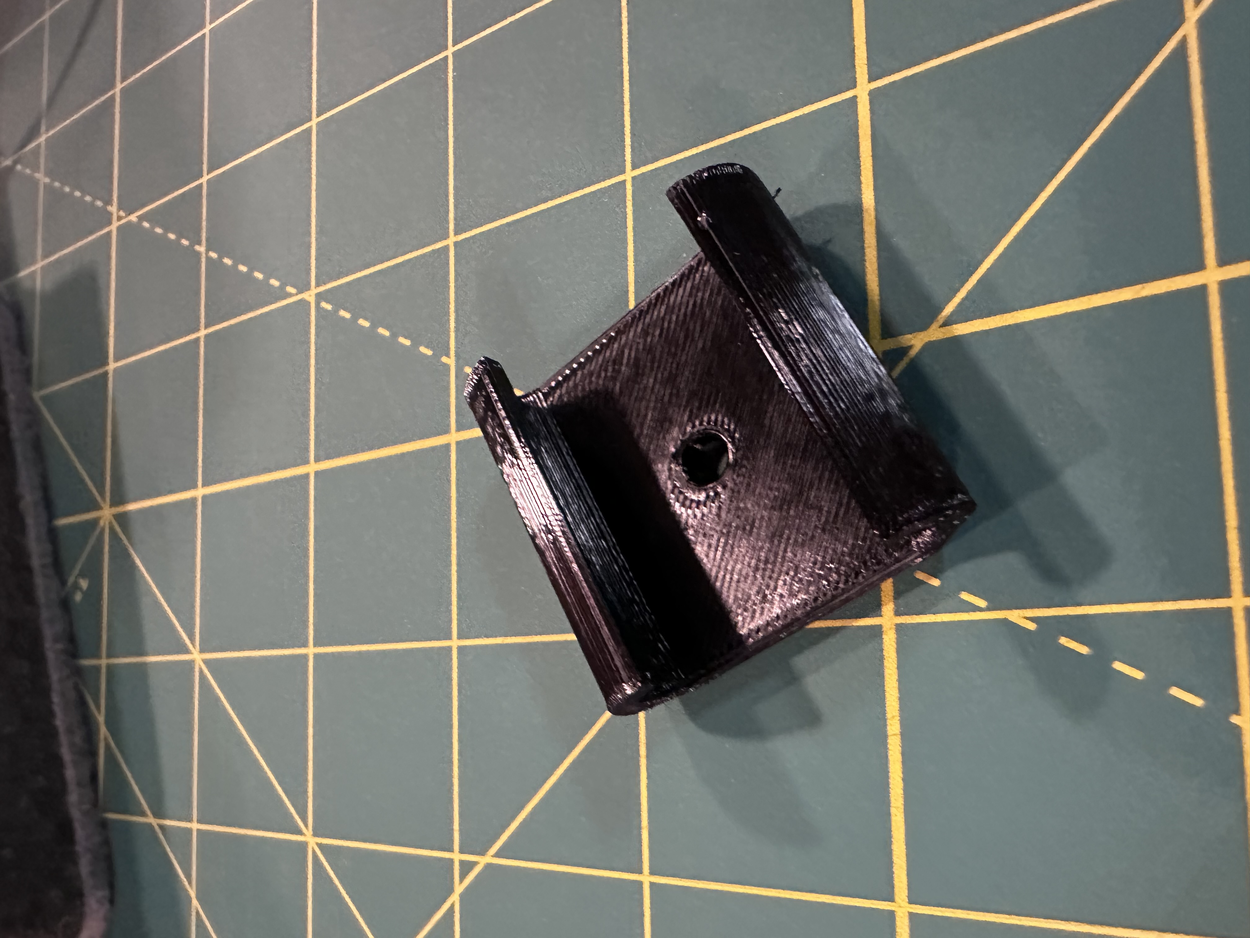 Metro Shelf Mounting Point