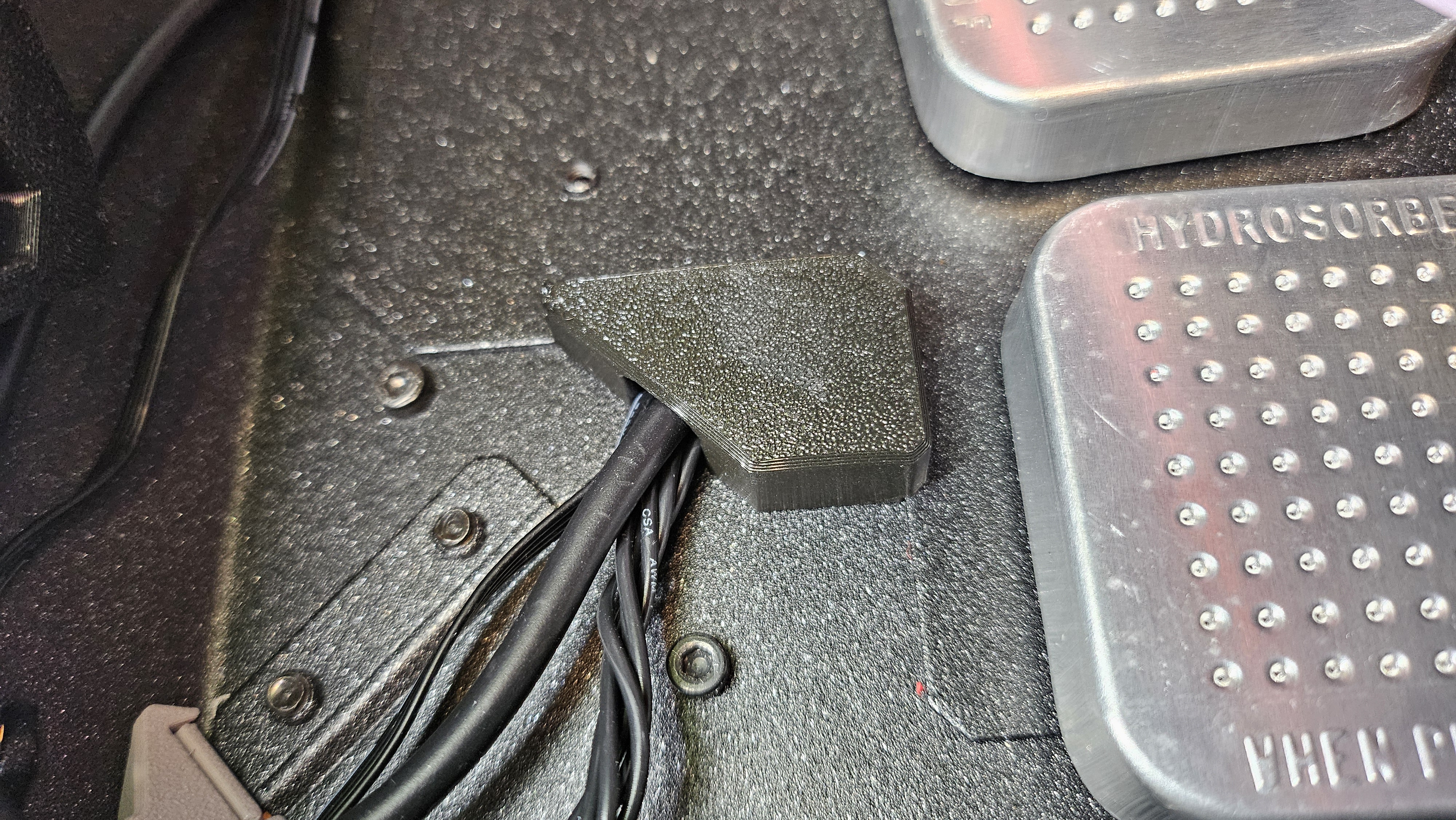 #0152 Front Bottom Corner Cable Passthrough Cover