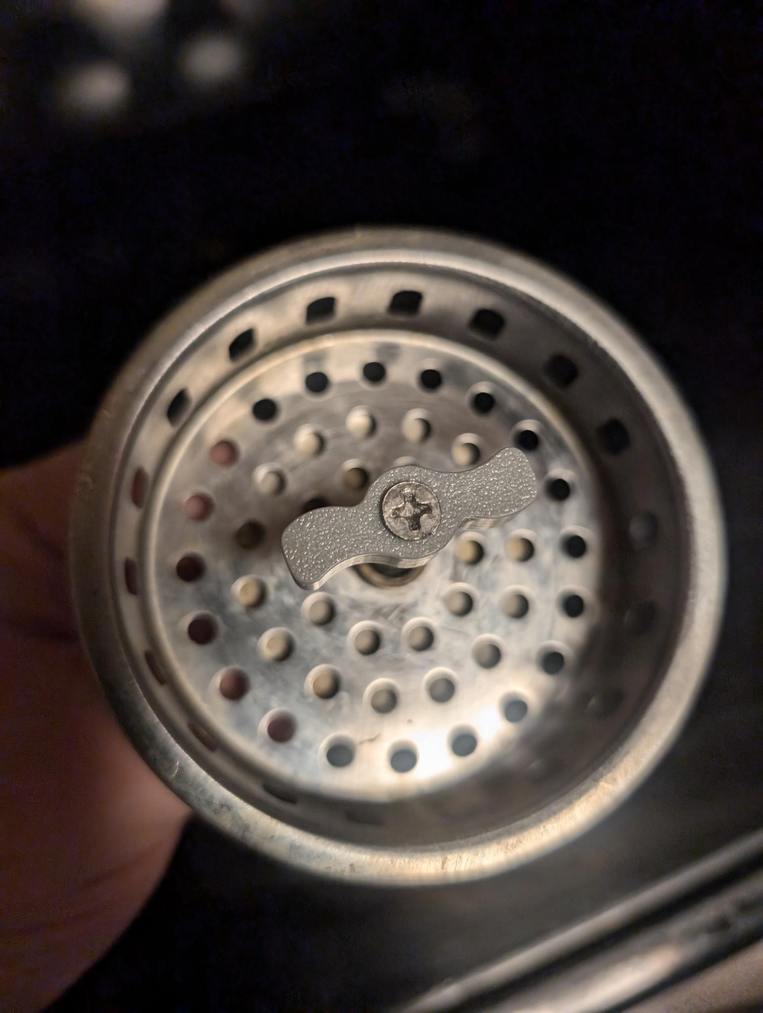 DANCO Twist Tight Kitchen Sink Basket Strainer knob