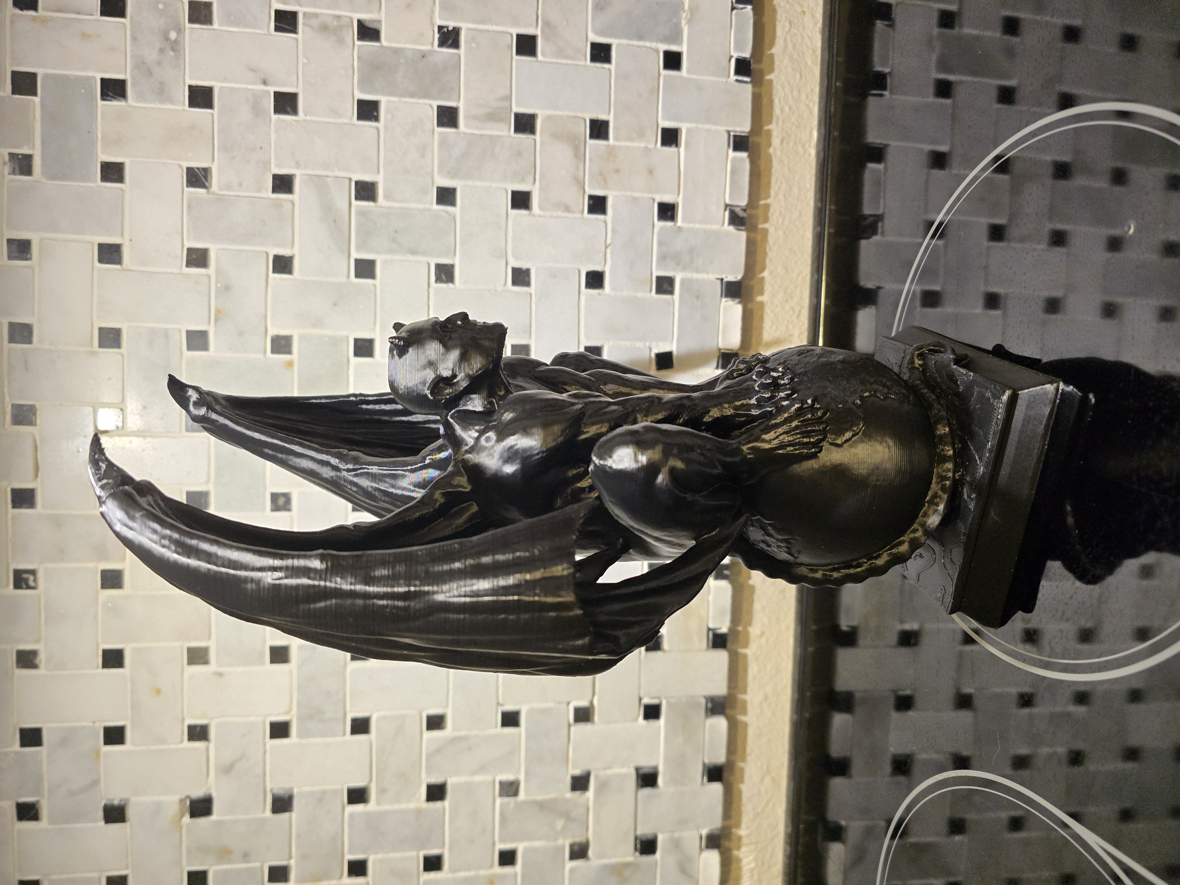 Miniatura 2 do modelo 3D Devil Gargoyle On Globe