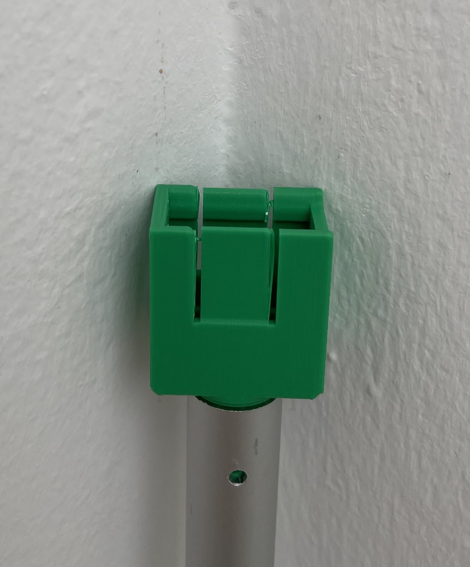 Shade puller tip for harmonic shades