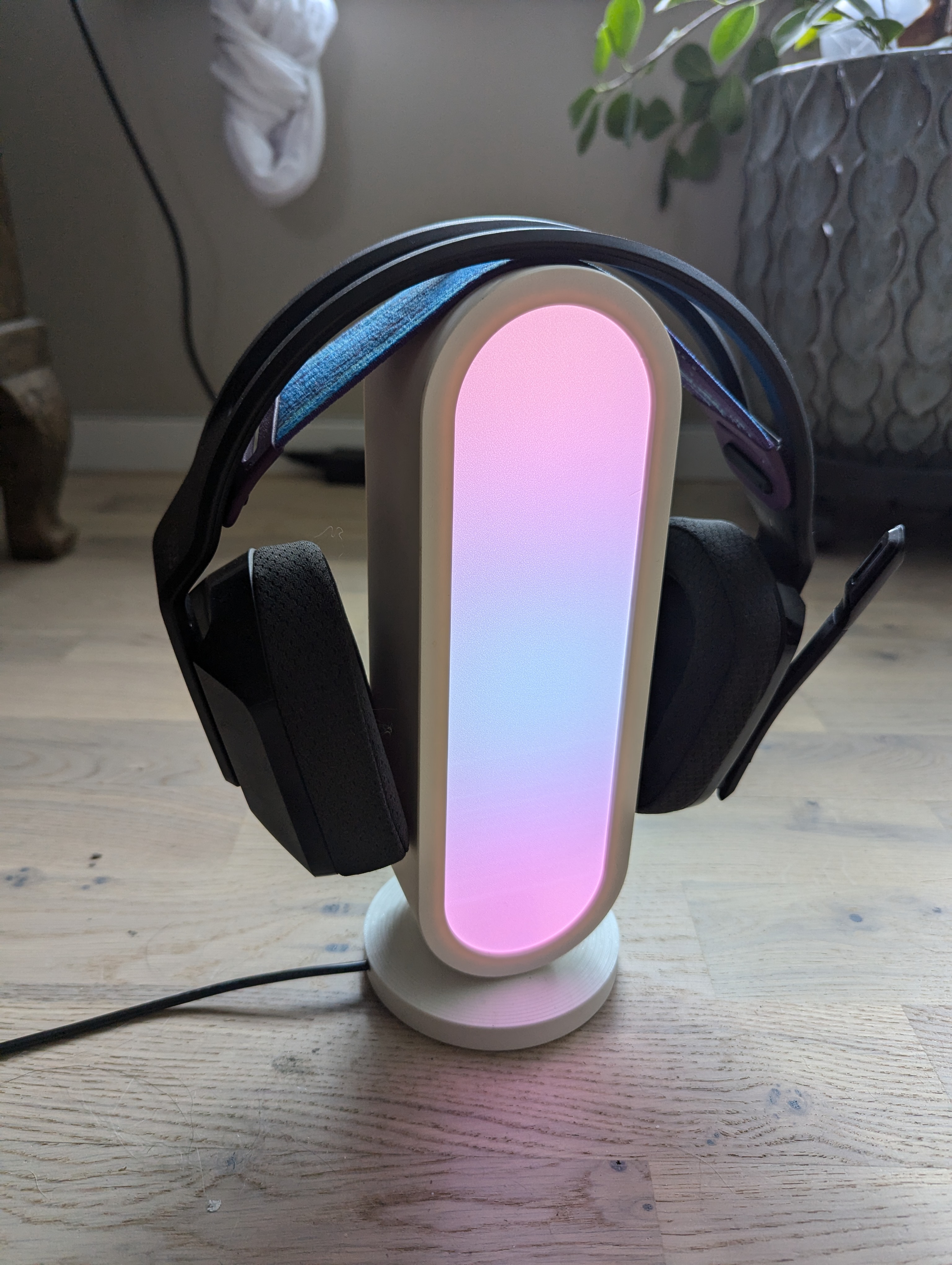 Headset stand/holder
