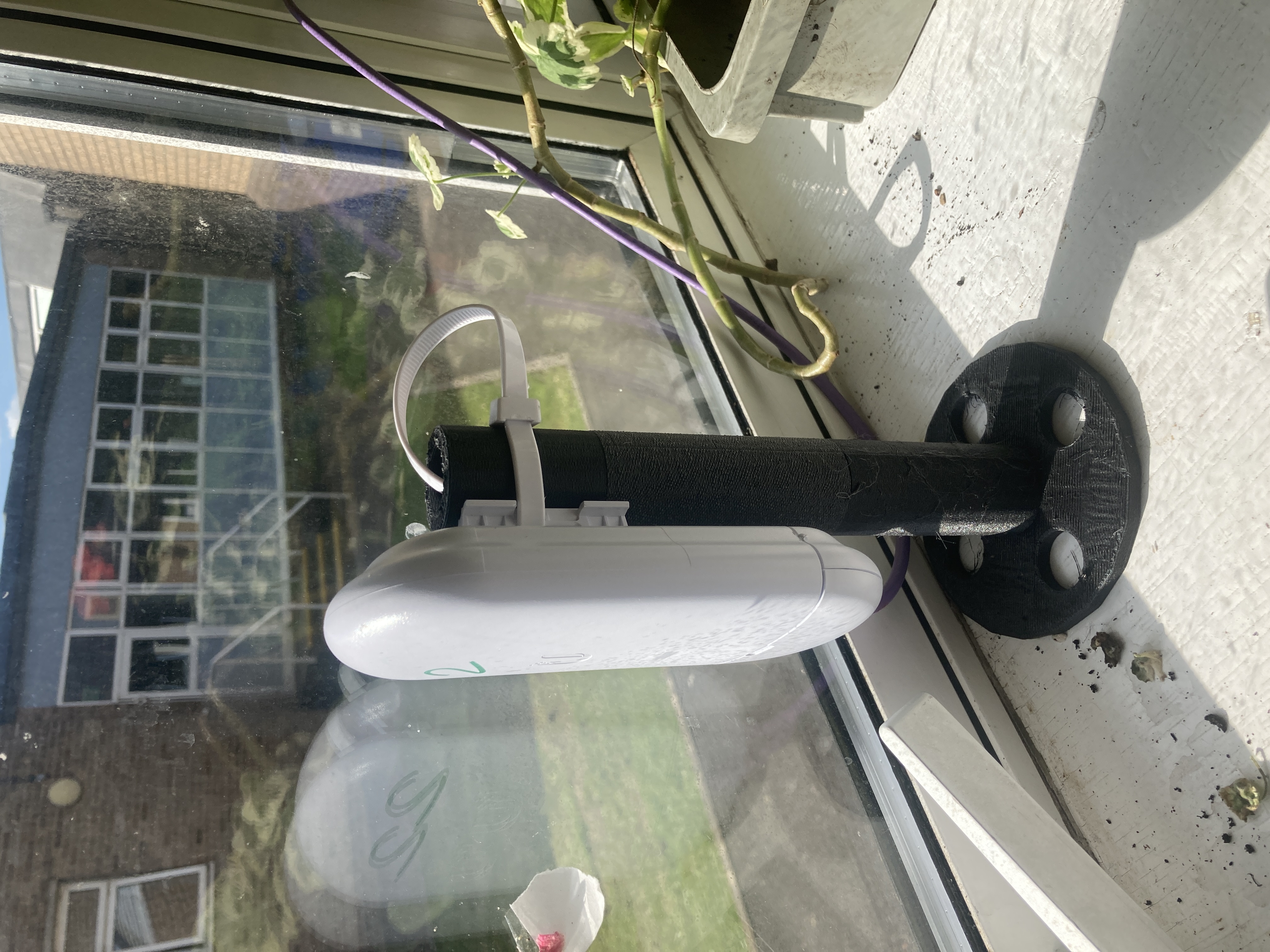 Nanostation AC LOCO temporary stand for indoor use!