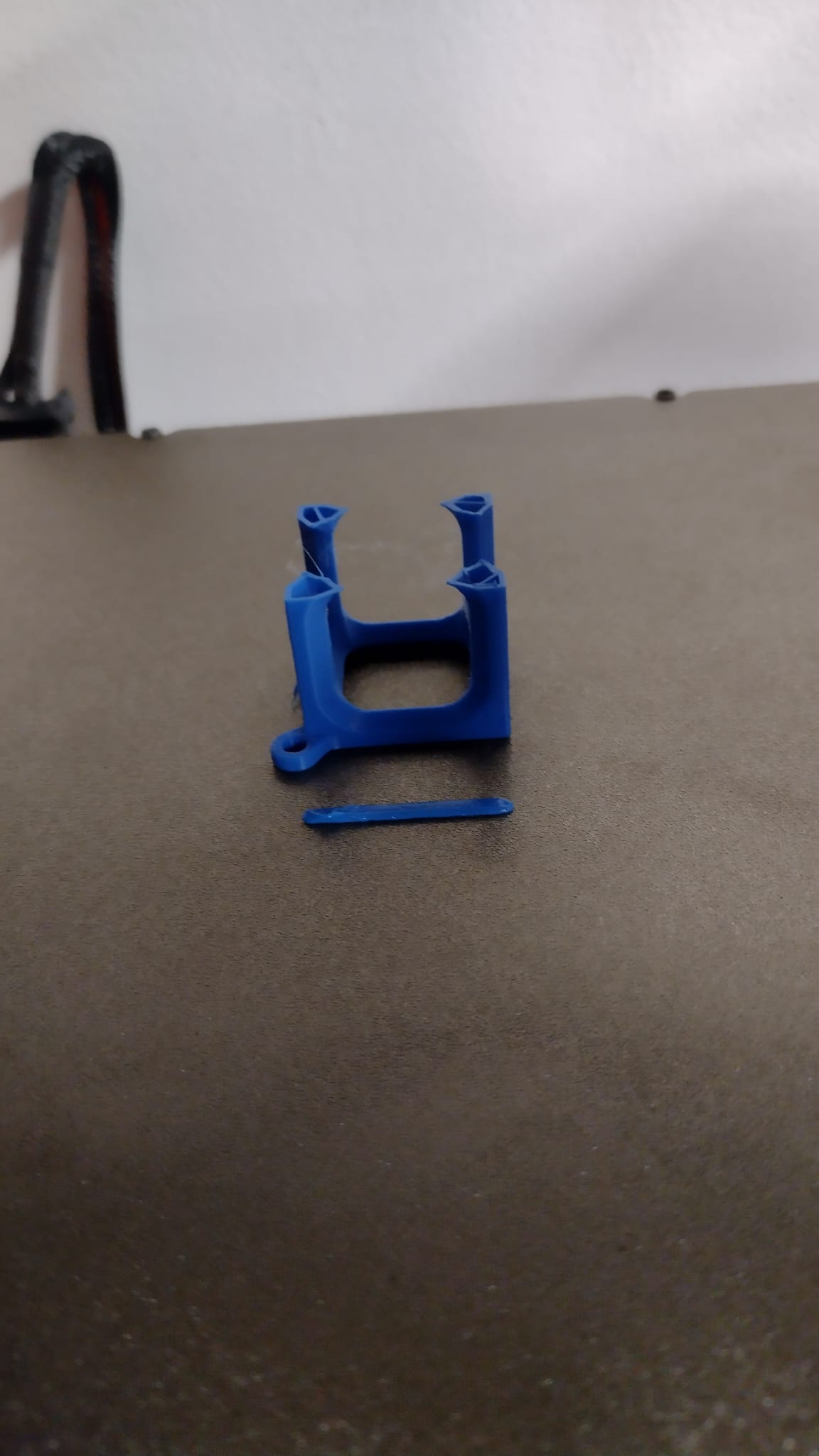 Miniatura 2 do modelo 3D Impossible ball in cage