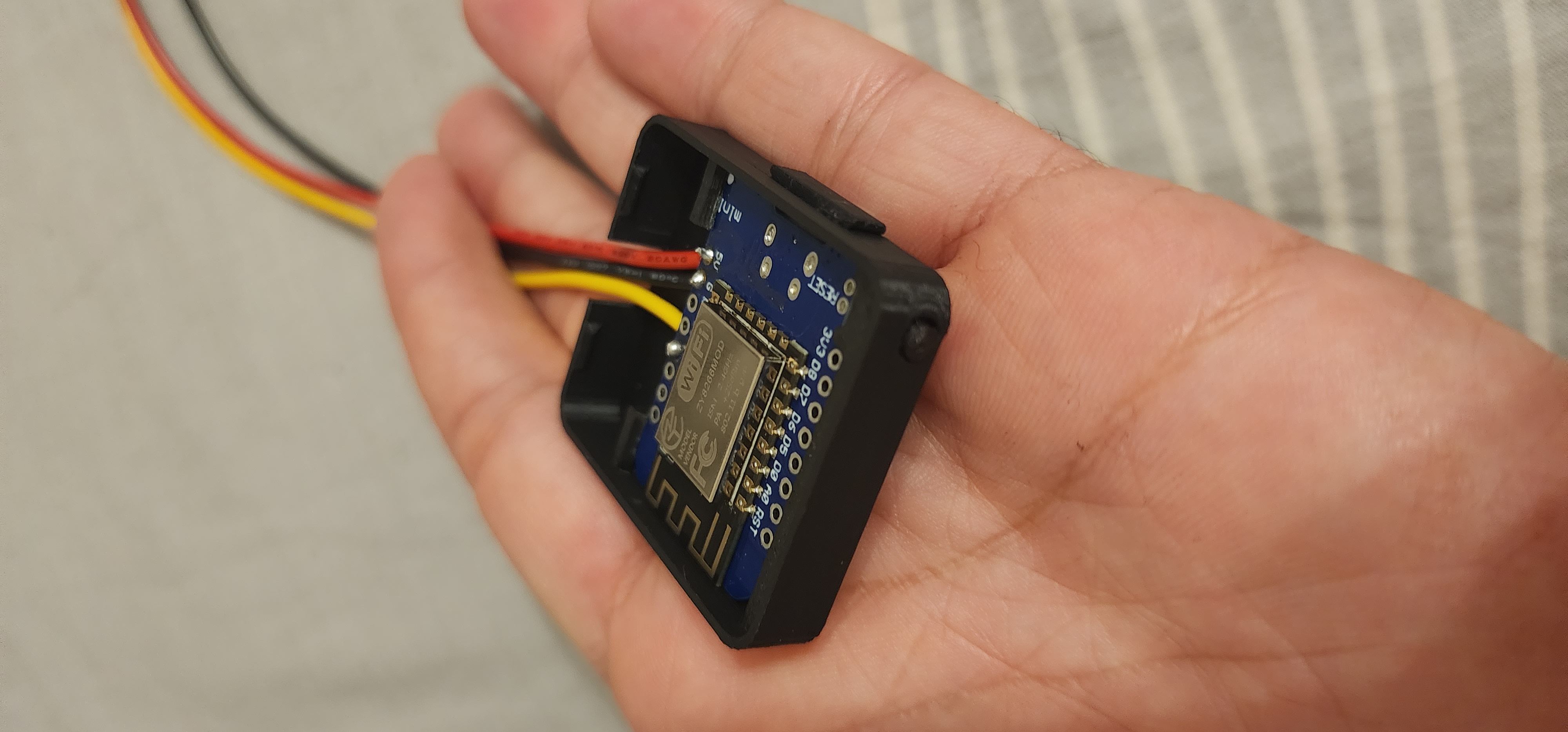 Tiny "ESP8266 D1 mini" case with button